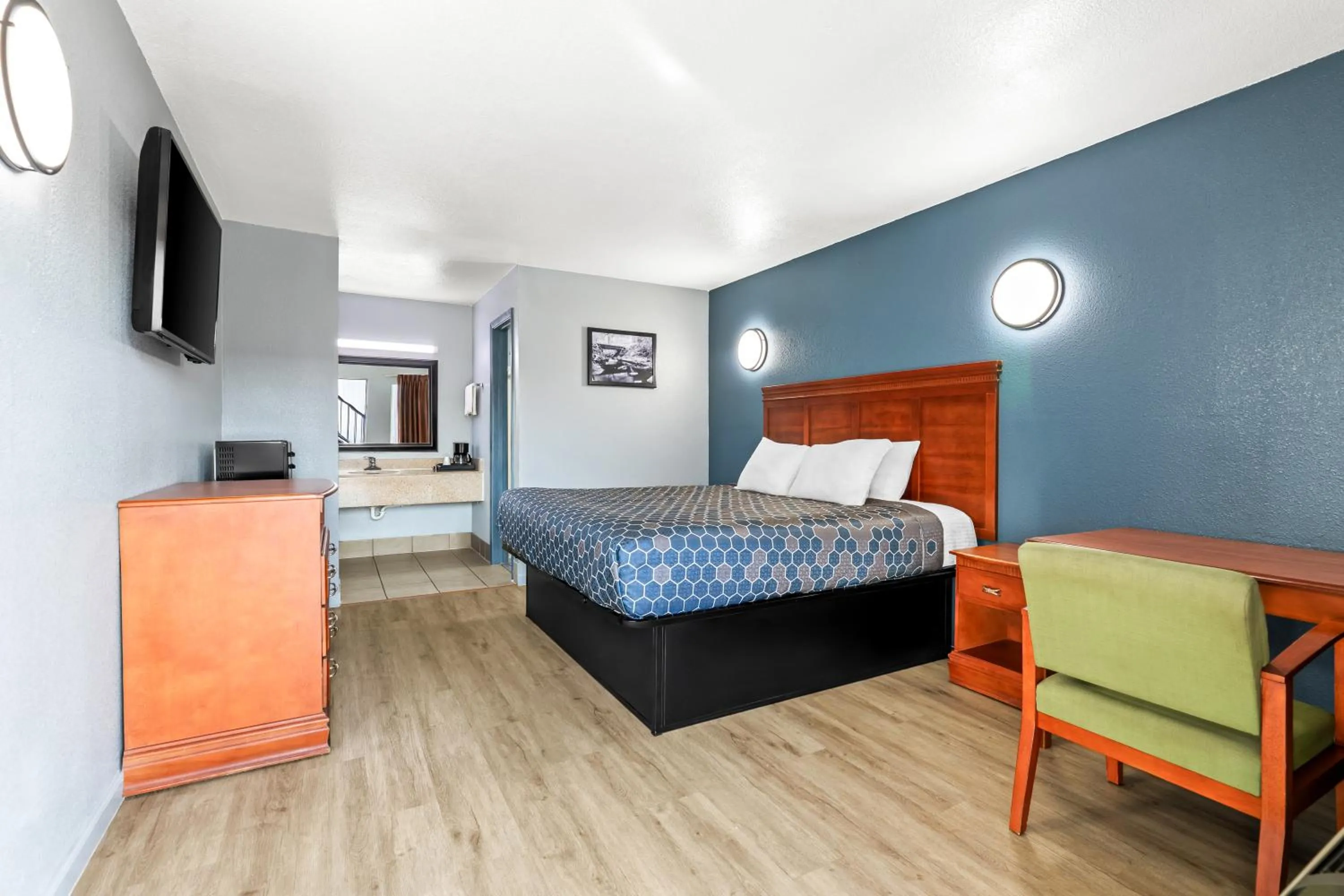 Bed in Americas Best Value Inn-Indianola
