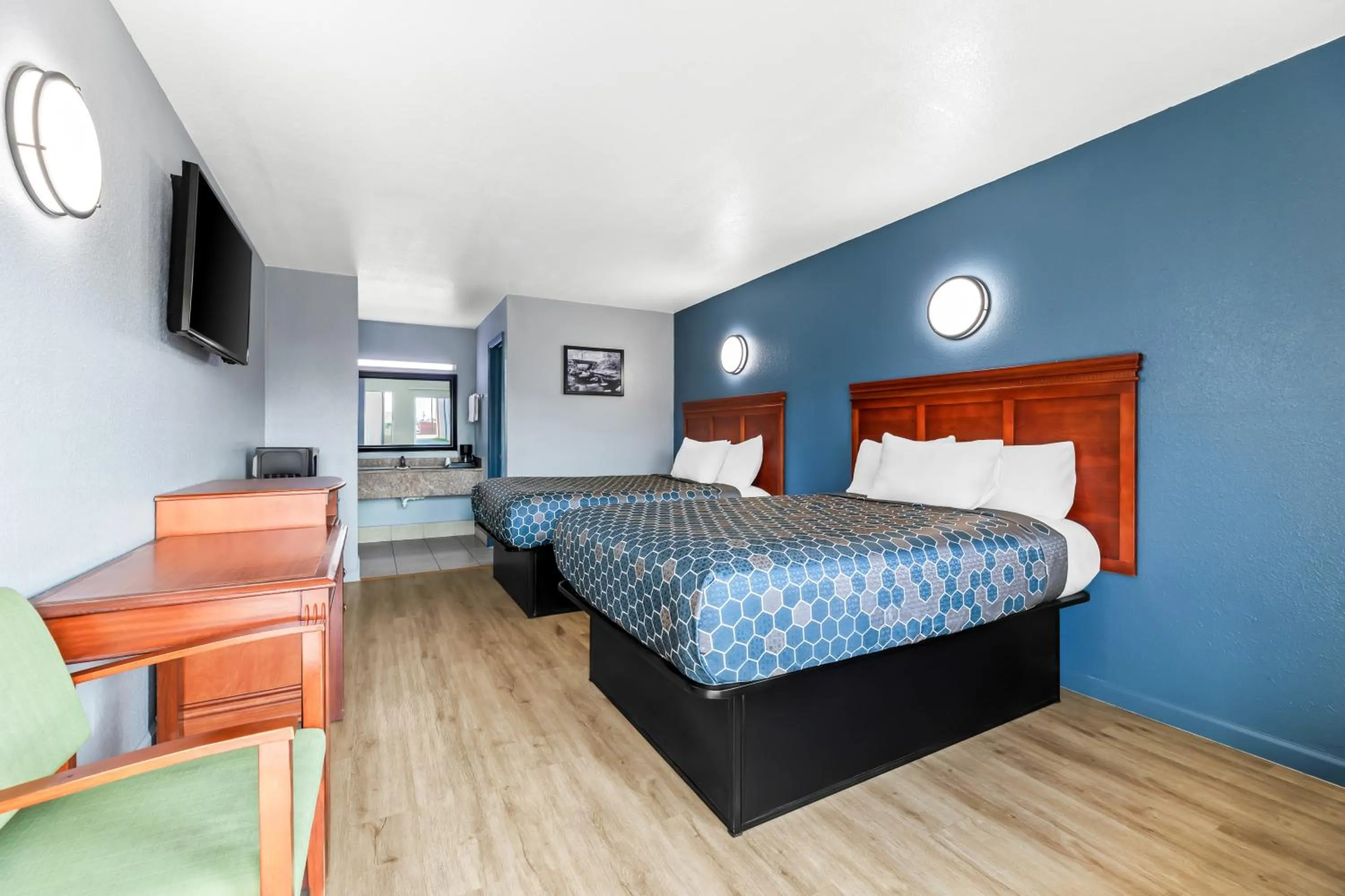 Bed in Americas Best Value Inn-Indianola