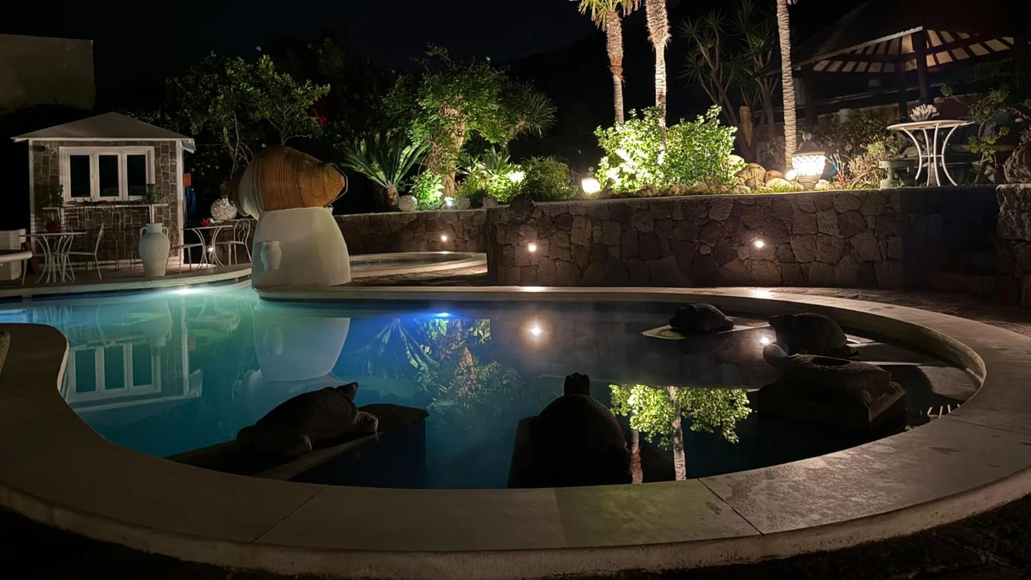 Hot Tub in Hotel Oasi