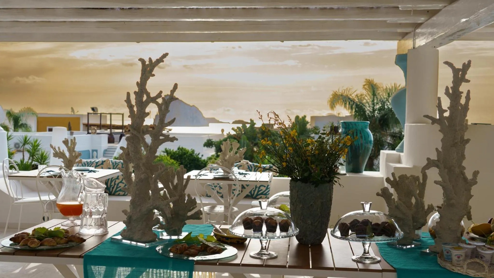 Buffet breakfast in Hotel Oasi