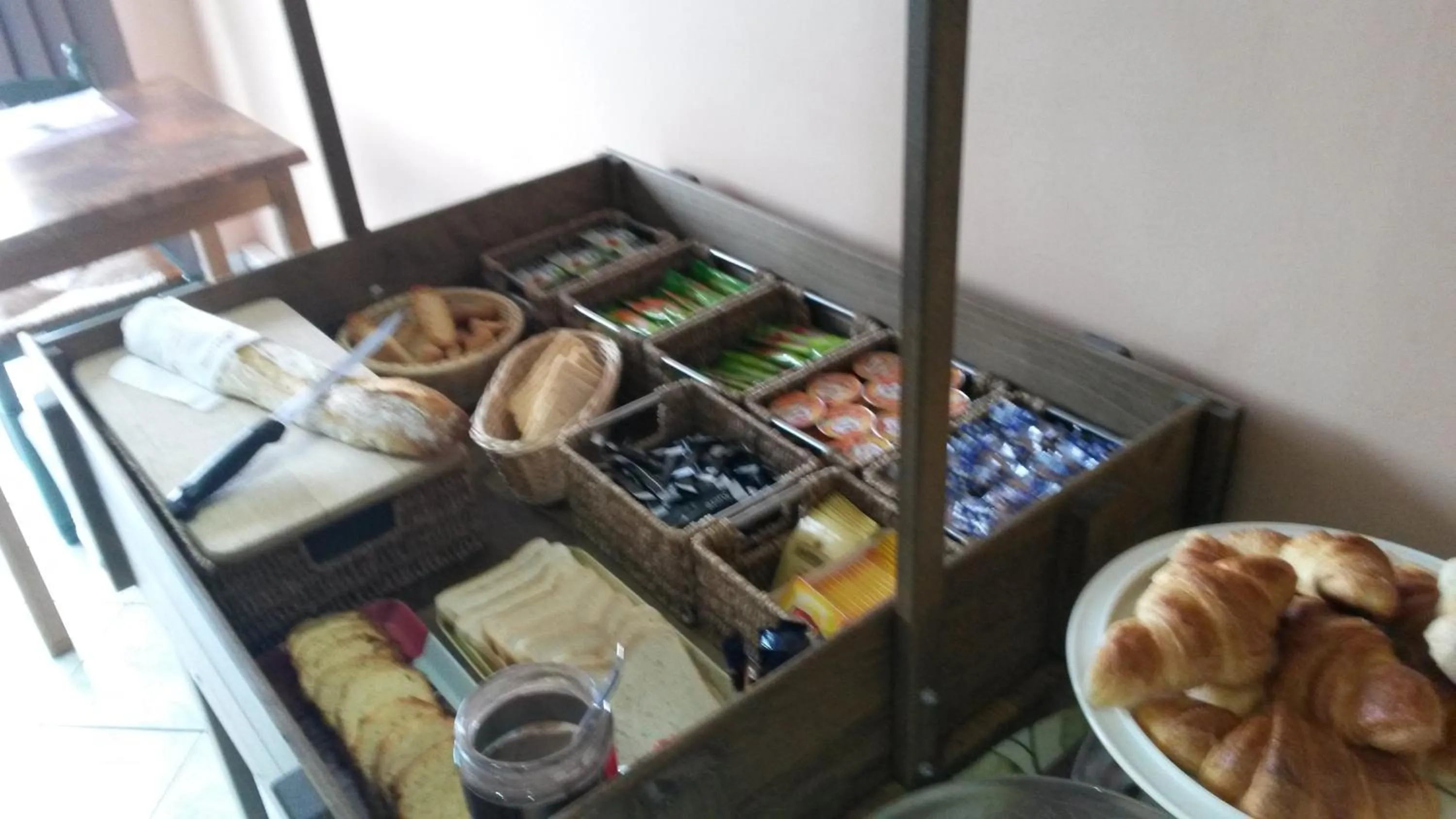 Continental breakfast in Tour Hôtel