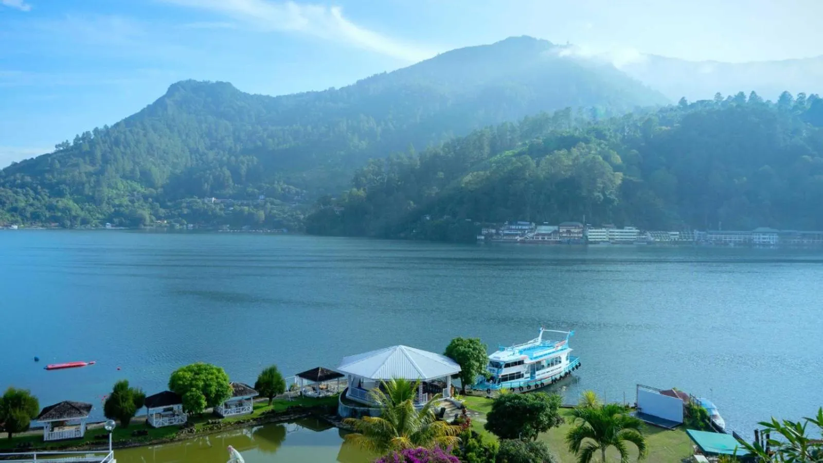 Property building in Khas Parapat