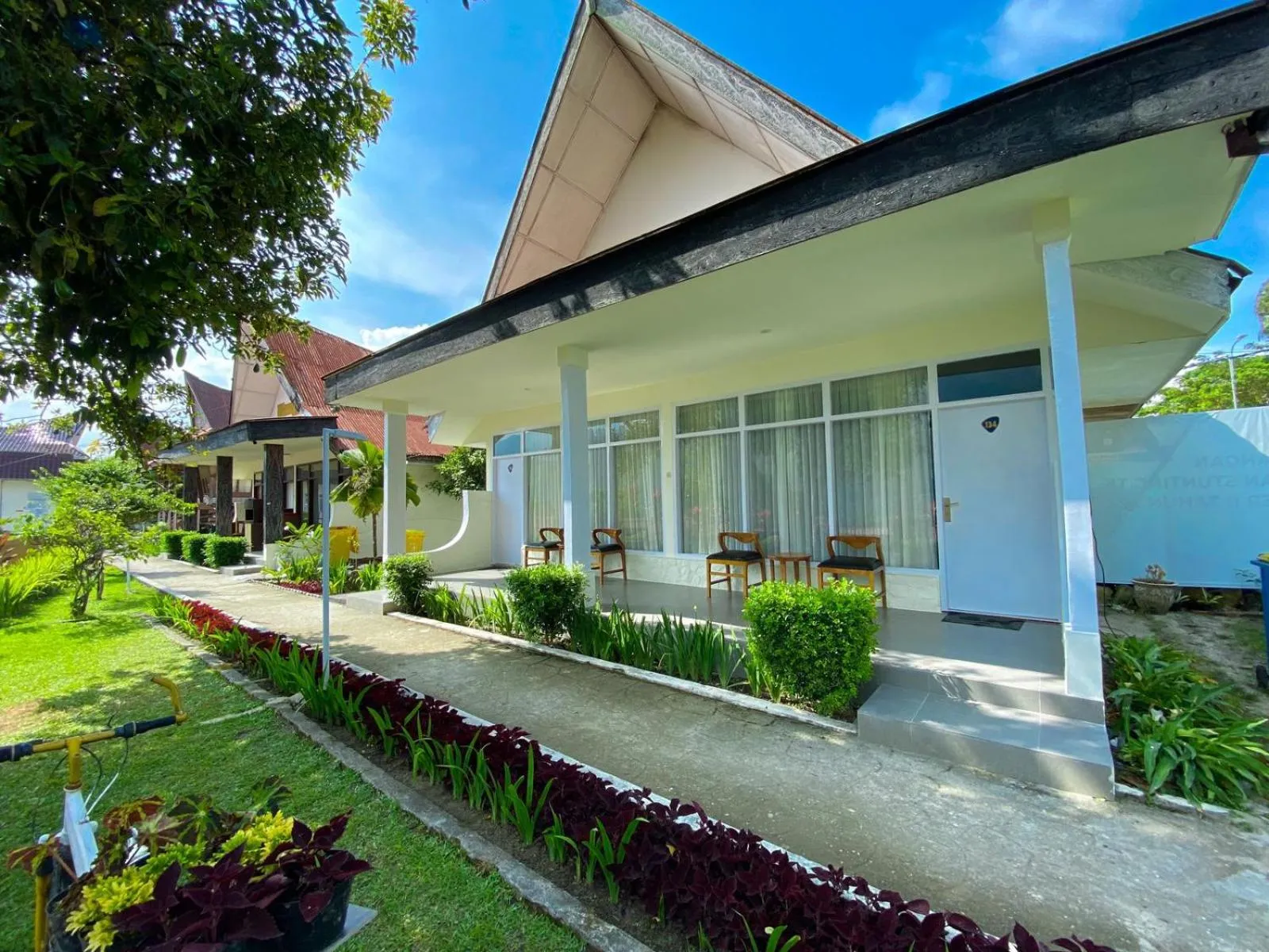 Property building in Khas Parapat