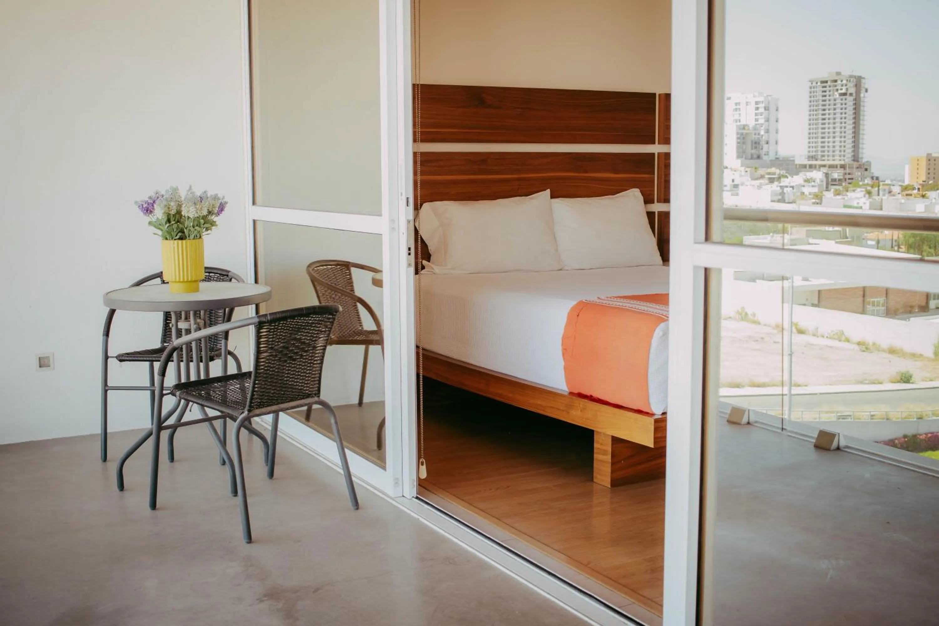 Bed in Millenium Plaza & Suites