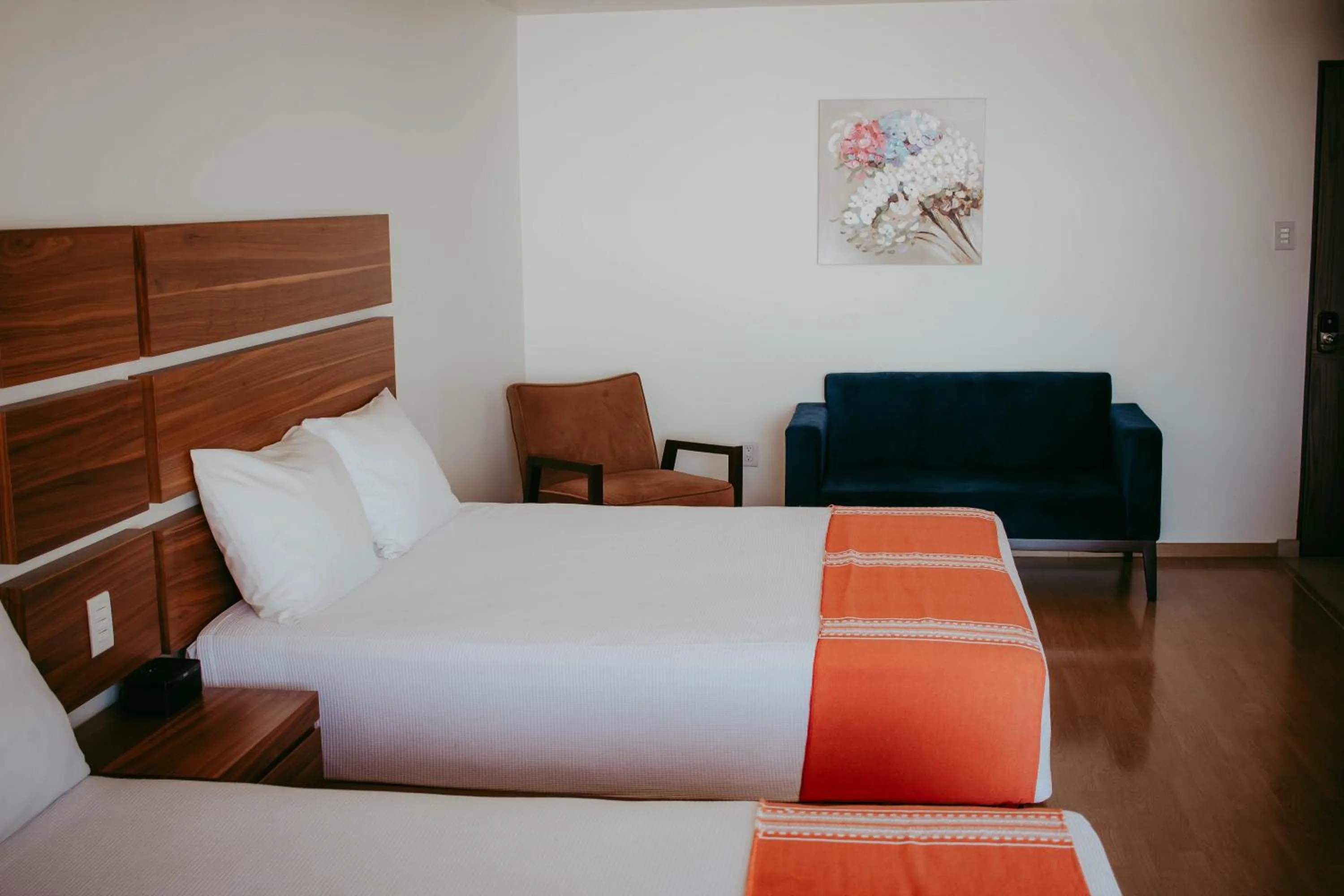 Bed in Millenium Plaza & Suites