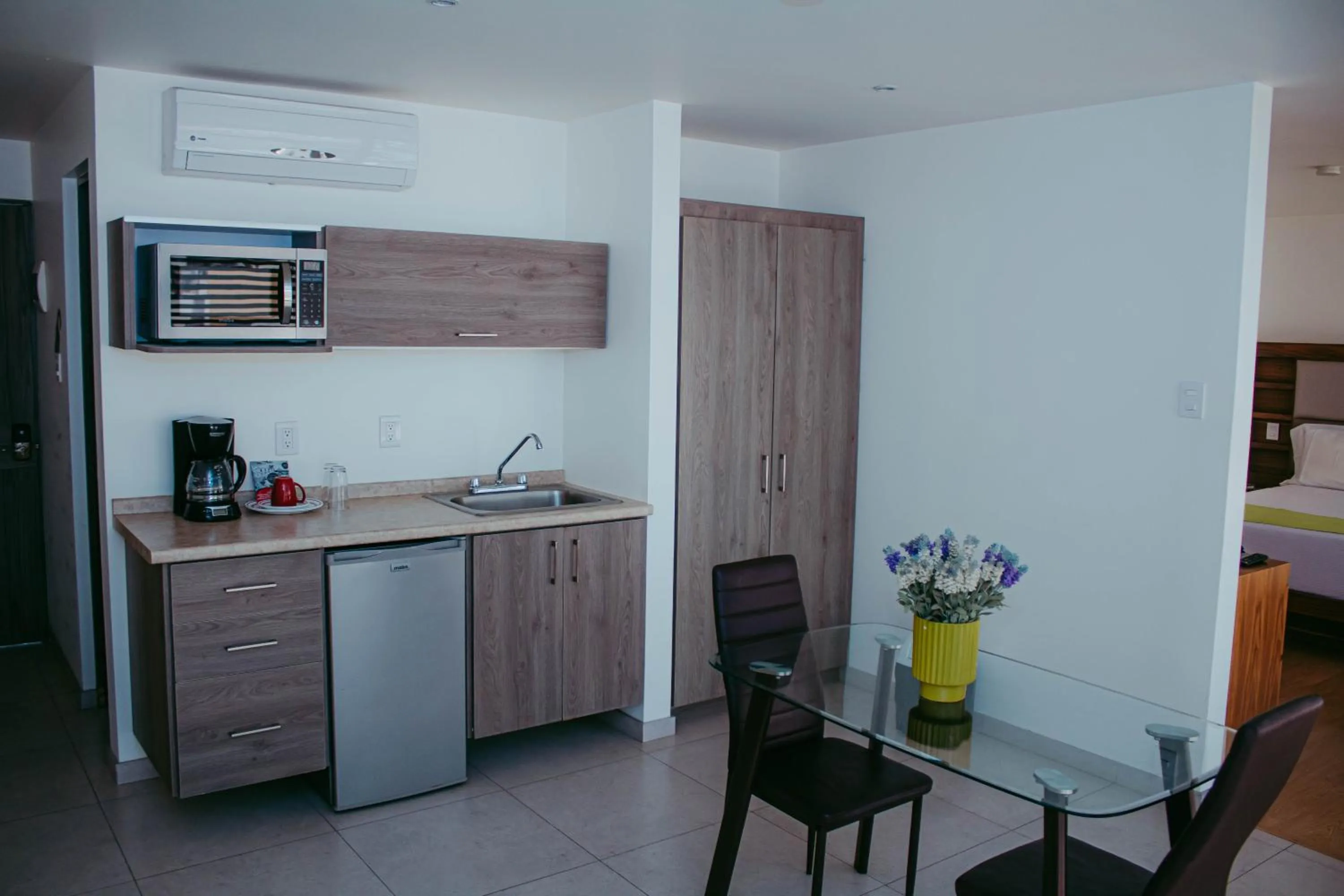 Bed in Millenium Plaza & Suites