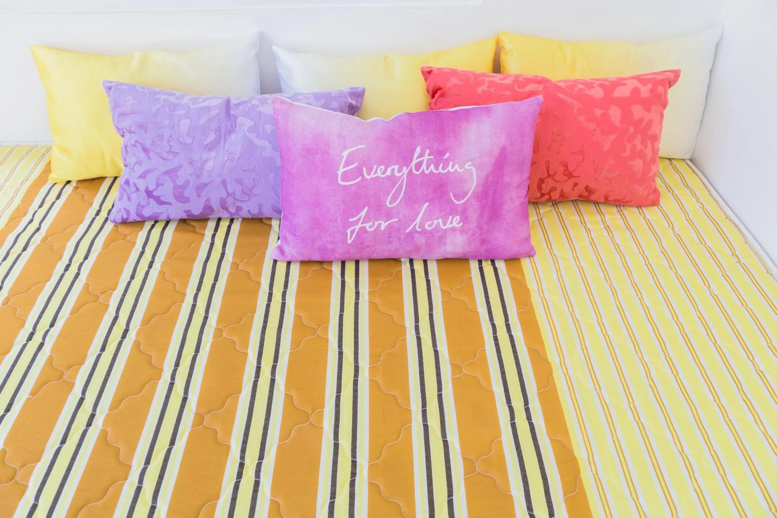 Bed in Luxury Private Villas , Private Pool, Private garden, Jacuzzi, 24hours security