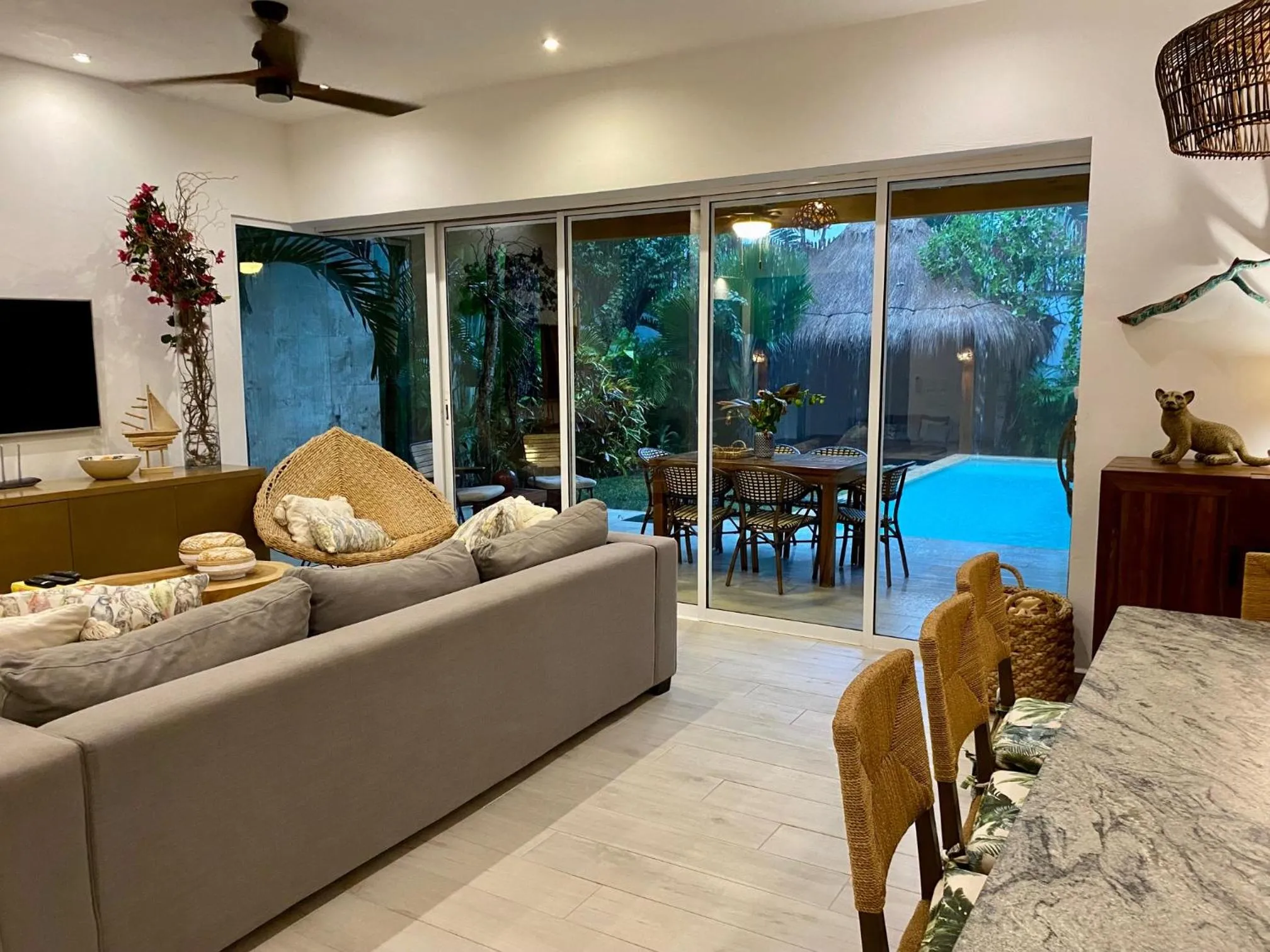 Living room in Luxury Private Villas , Private Pool, Private garden, Jacuzzi, 24hours security