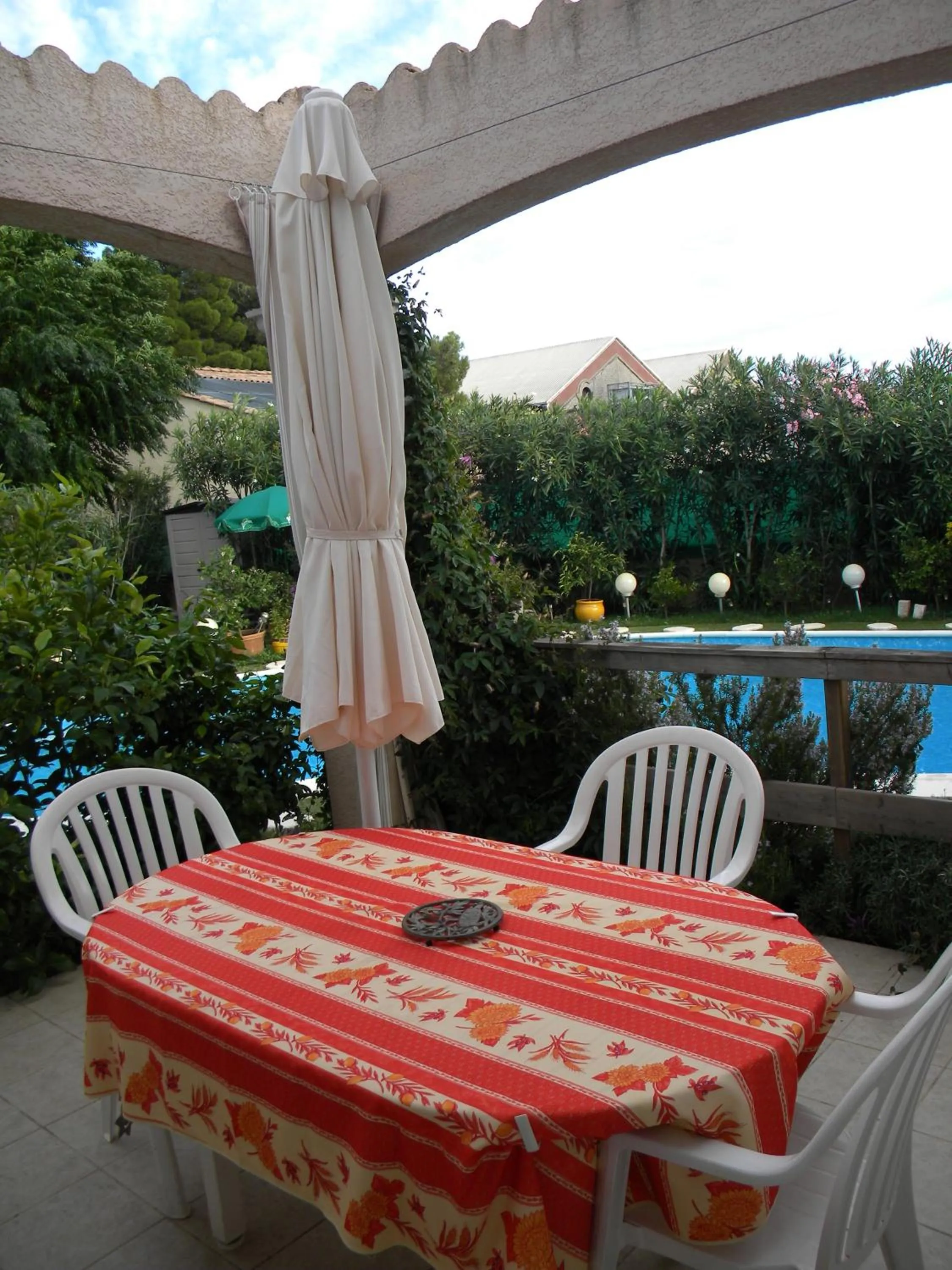 Property building in Chez Patrick Roujan