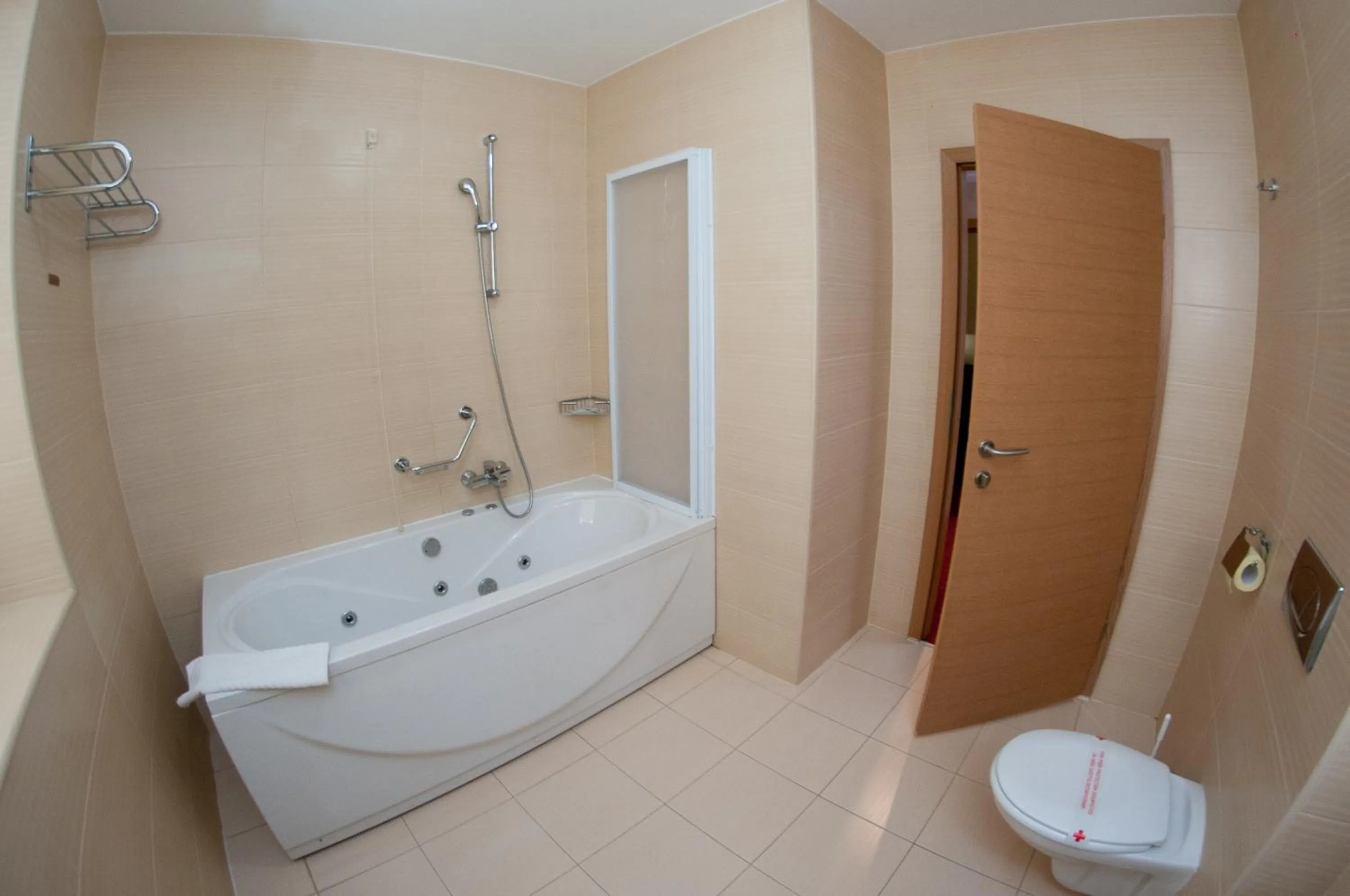 Toilet in Hotel Brotnjo