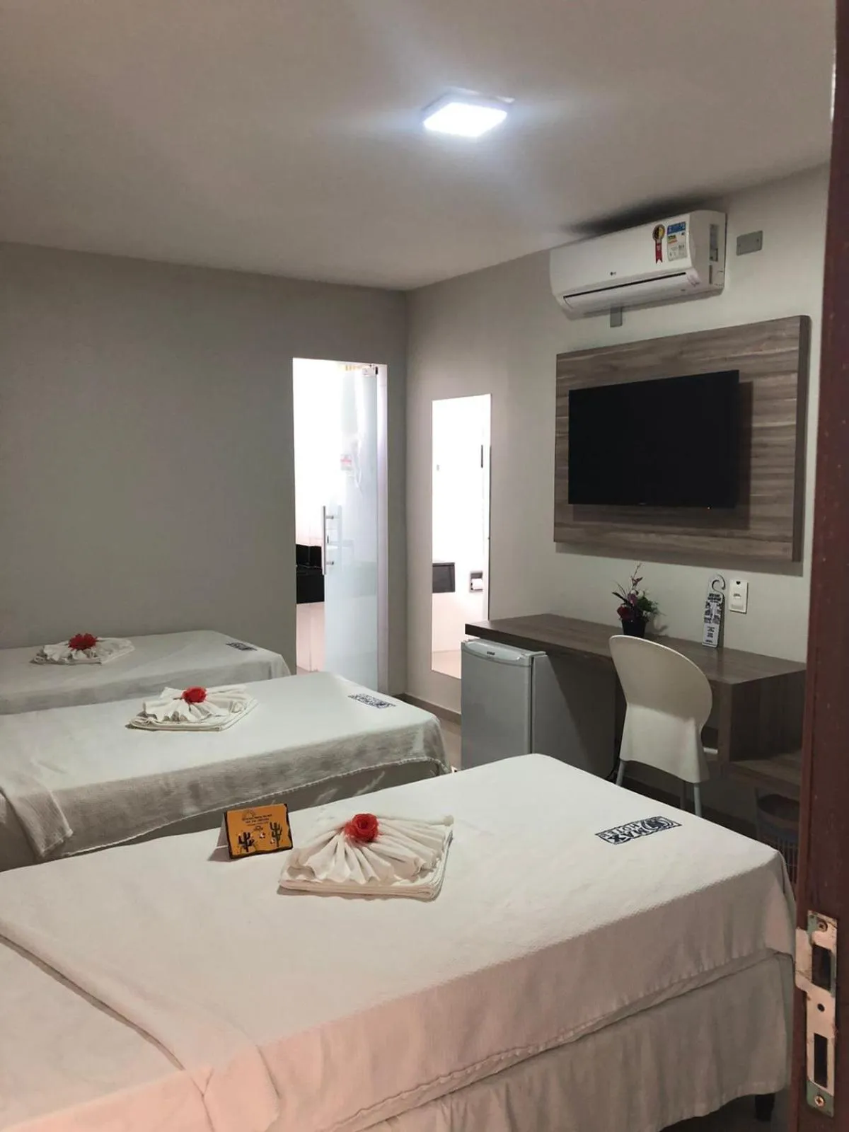 Bedroom, Bed in Max Hotel