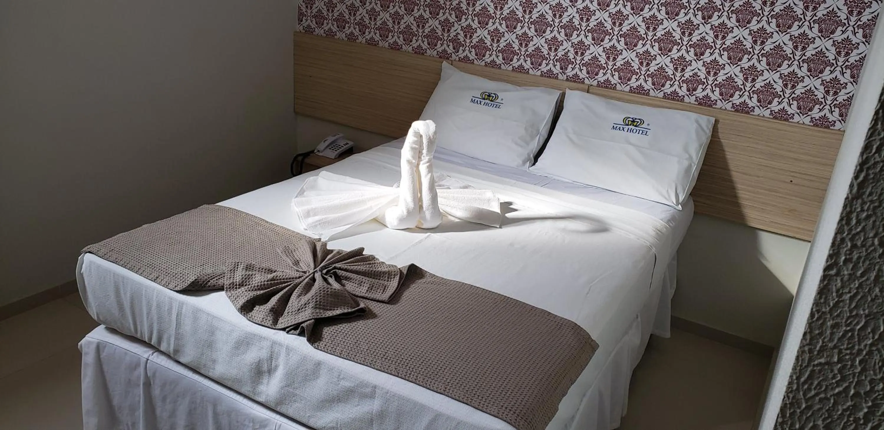 Photo of the whole room, Bed in Max Hotel