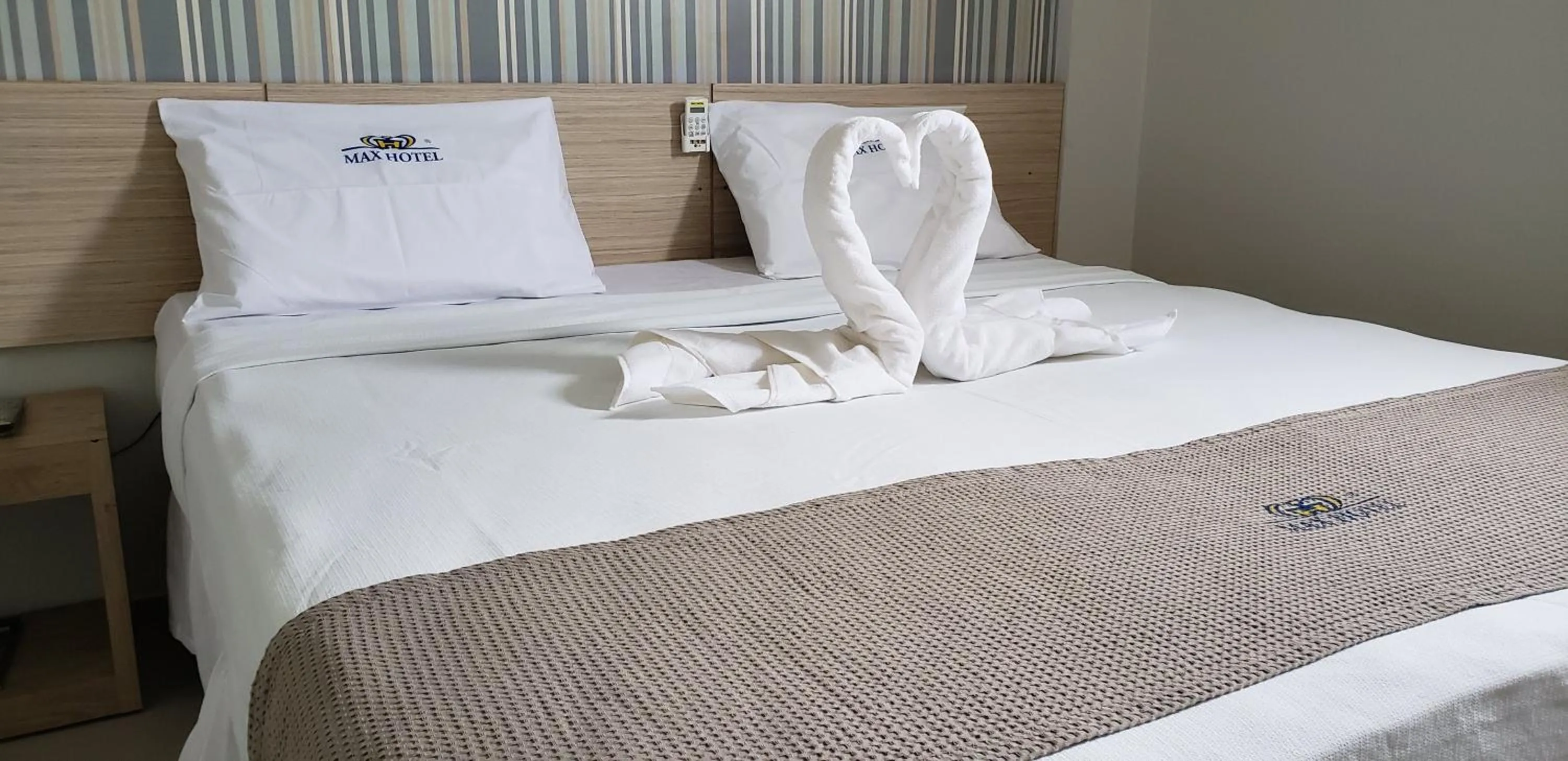 Photo of the whole room, Bed in Max Hotel