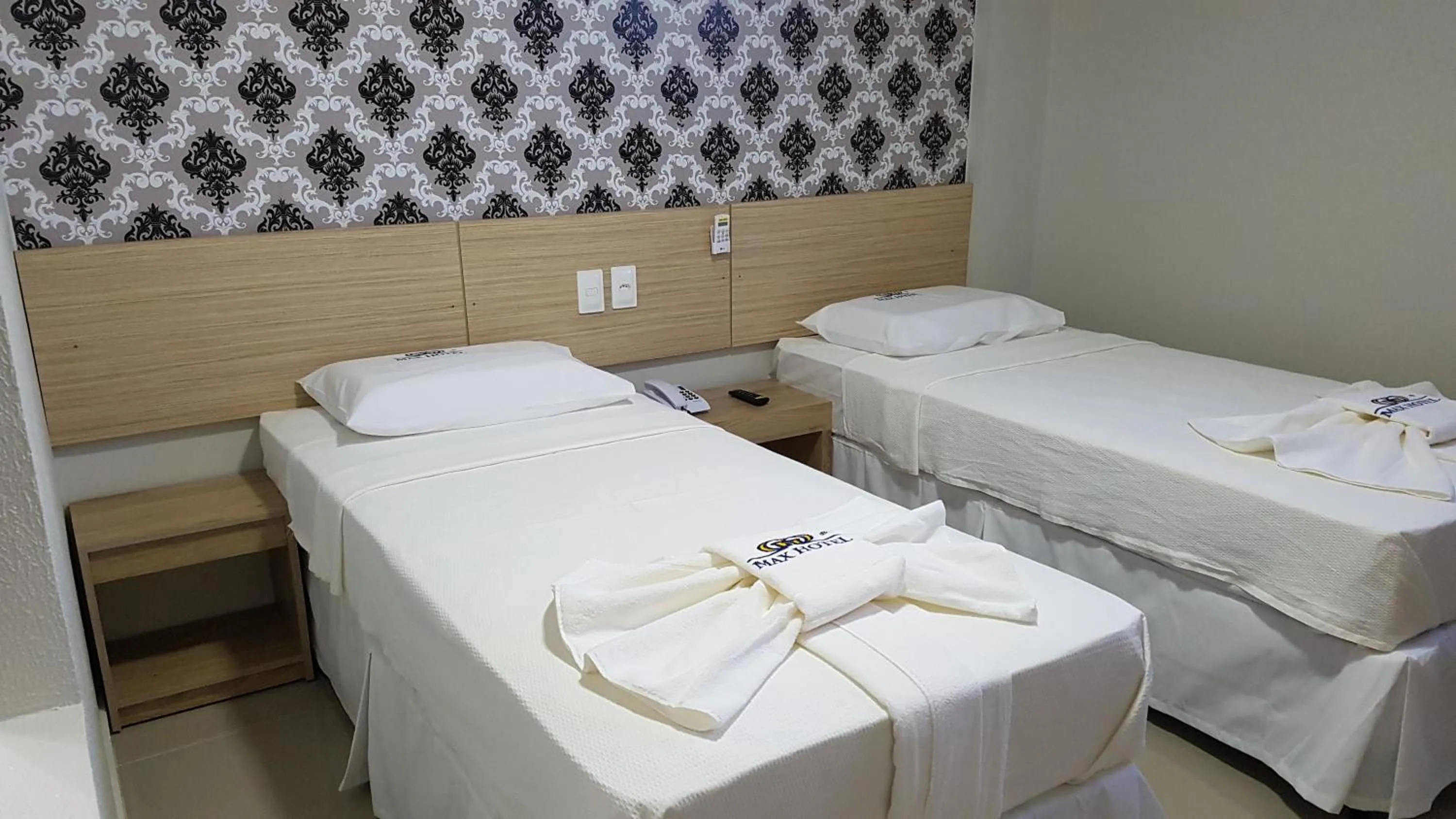 Photo of the whole room, Bed in Max Hotel