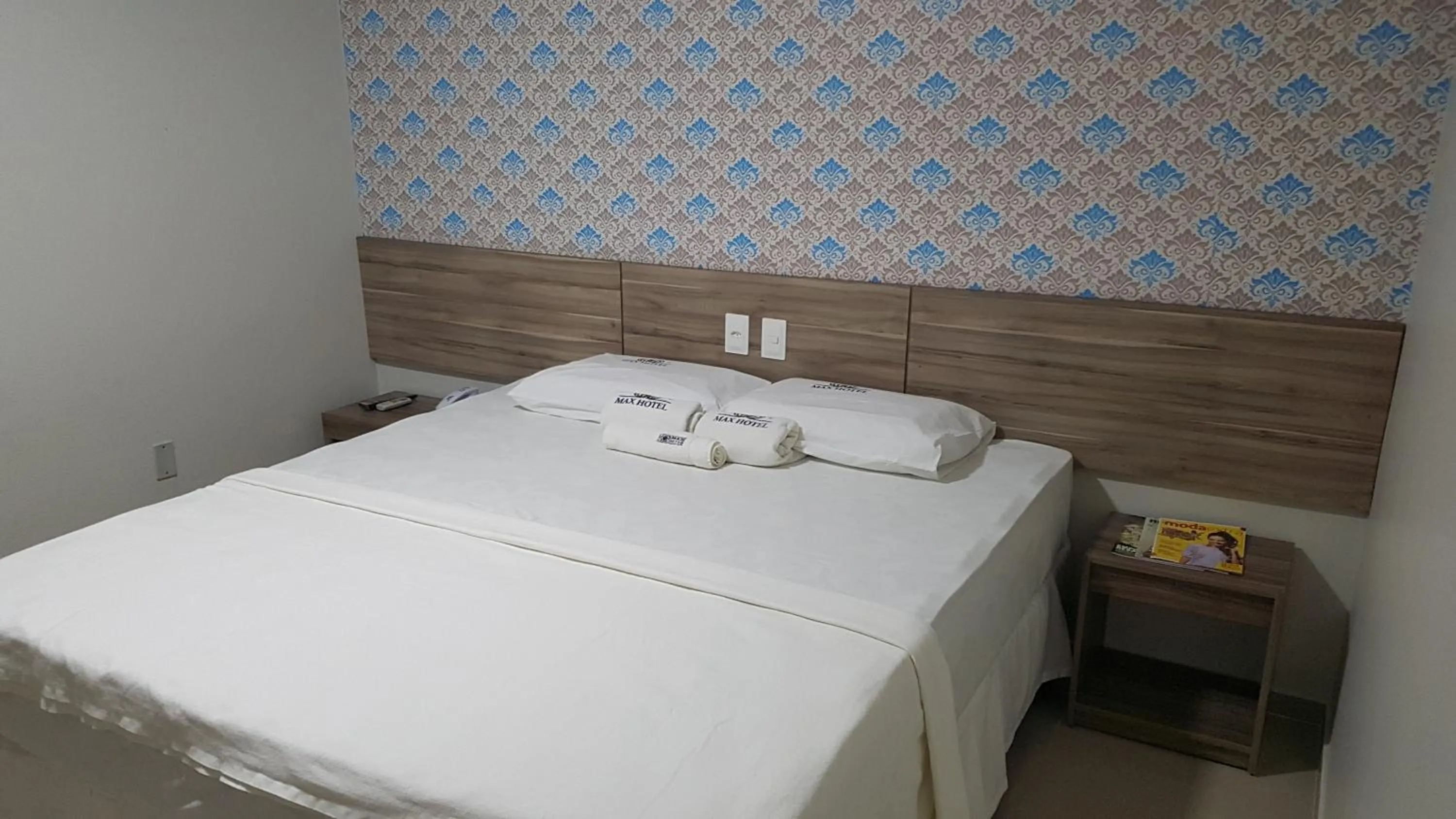 Photo of the whole room, Bed in Max Hotel