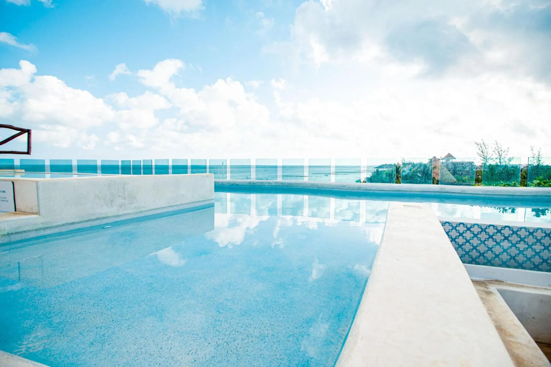 Swimming pool in Spirit Holbox