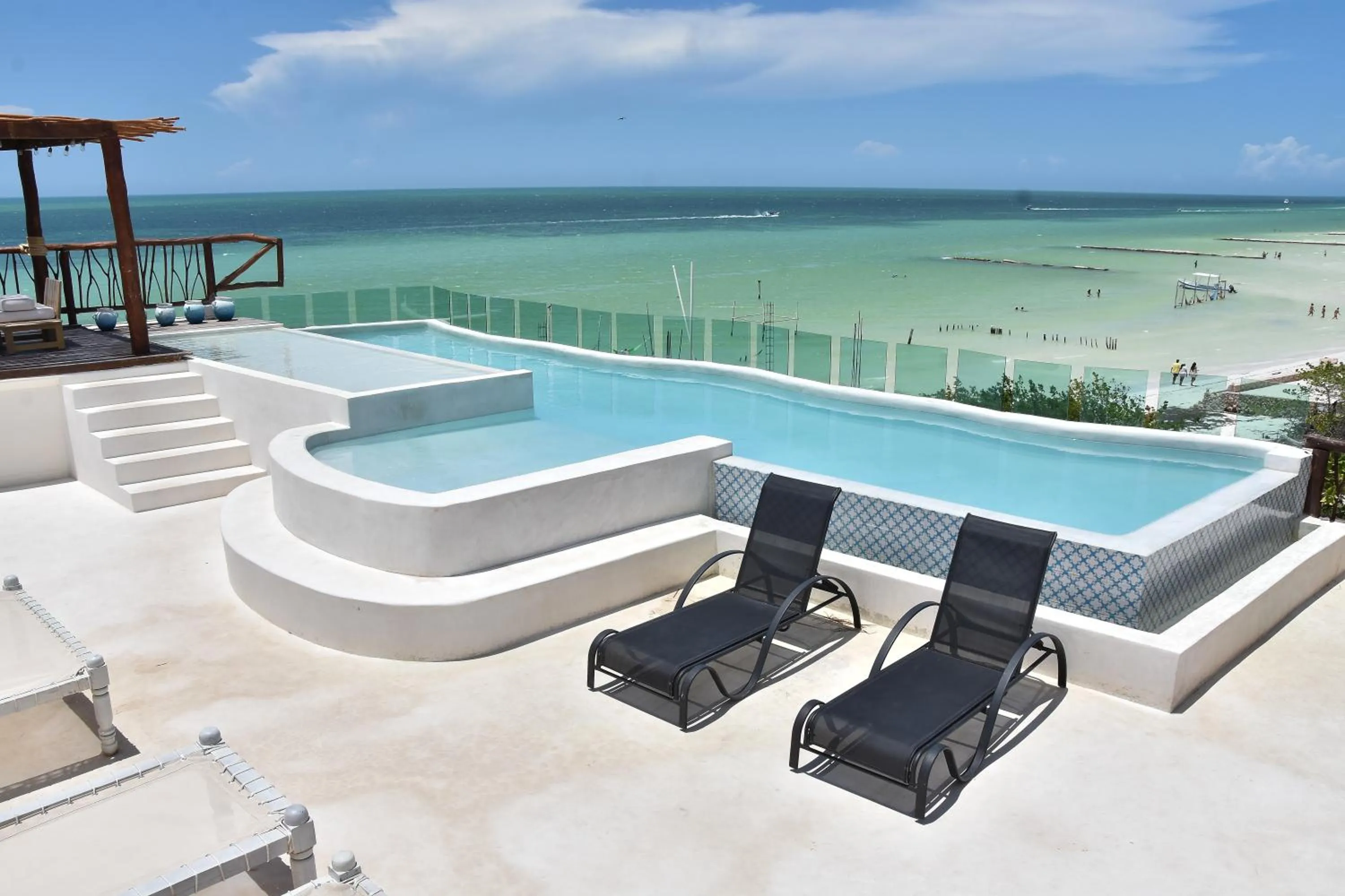 Swimming pool in Spirit Holbox