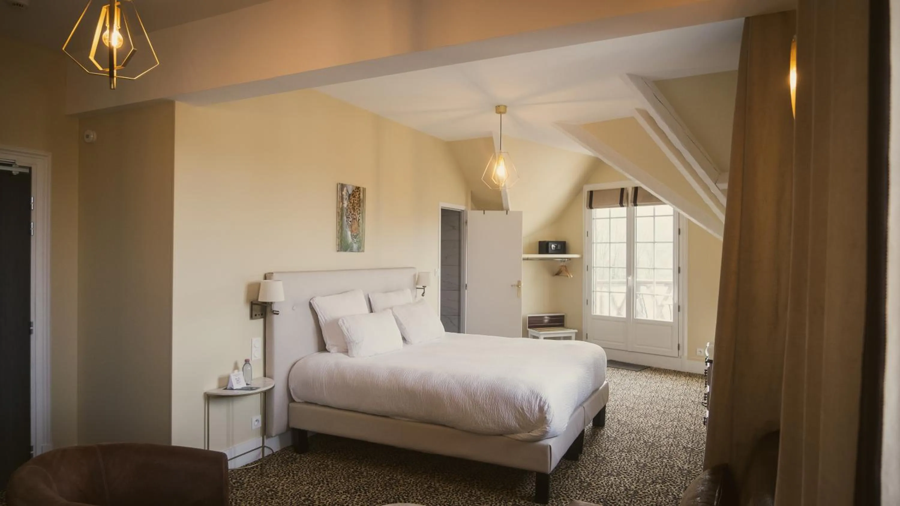 Bed in Hostellerie Saint Pierre