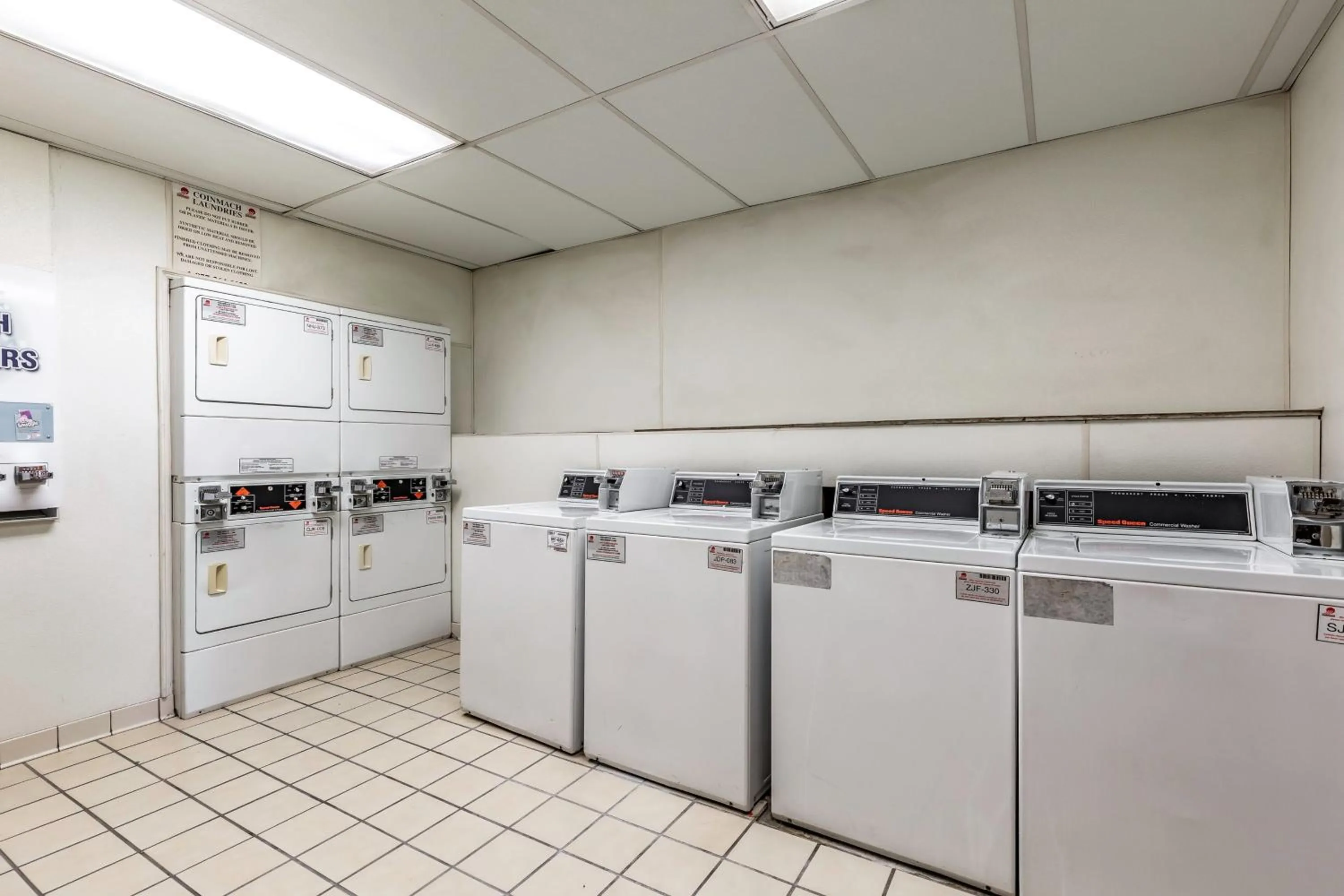 laundry in Red Roof Inn PLUS & Suites Houston - IAH Airport SW