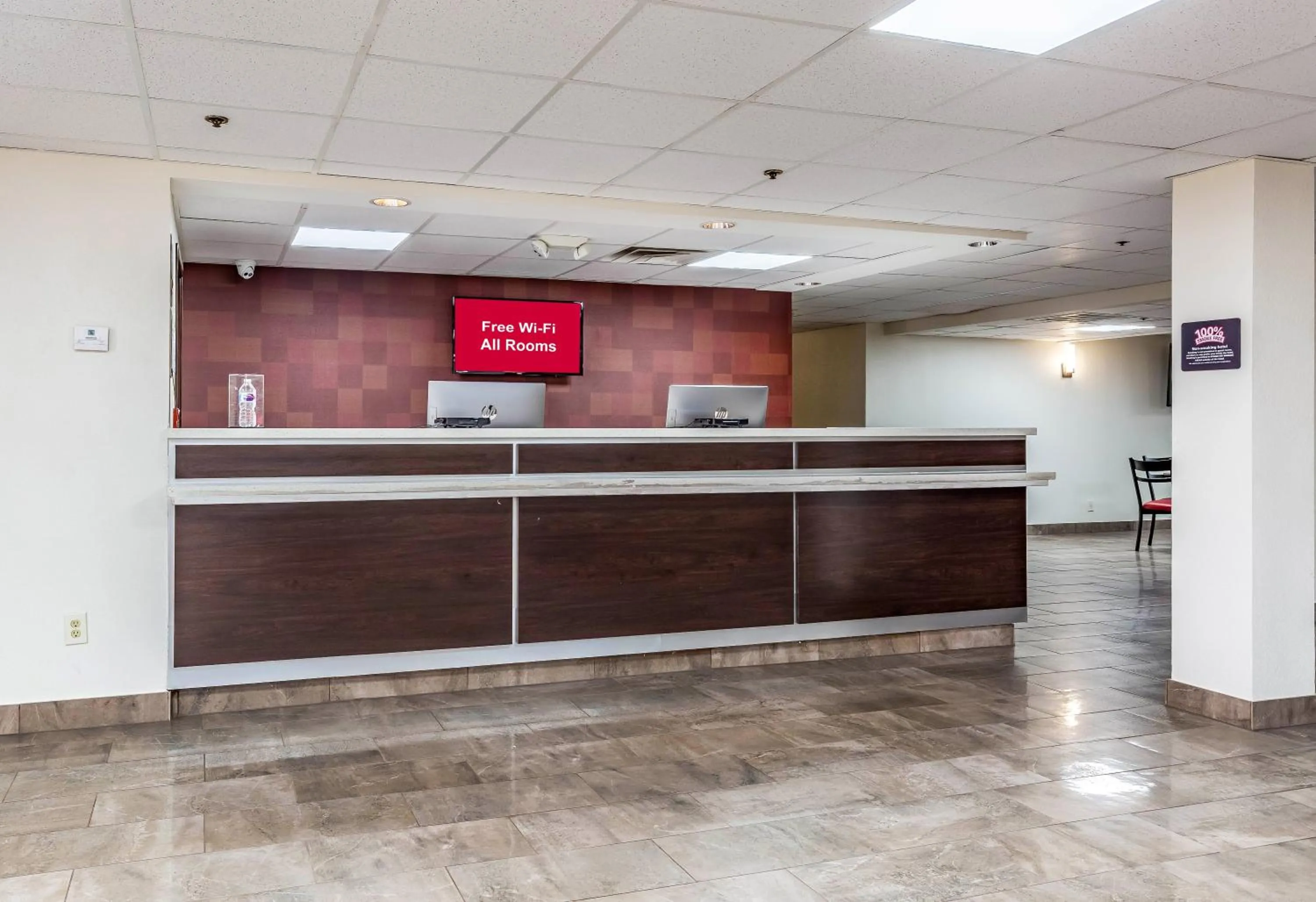 Lobby or reception in Red Roof Inn PLUS & Suites Houston - IAH Airport SW