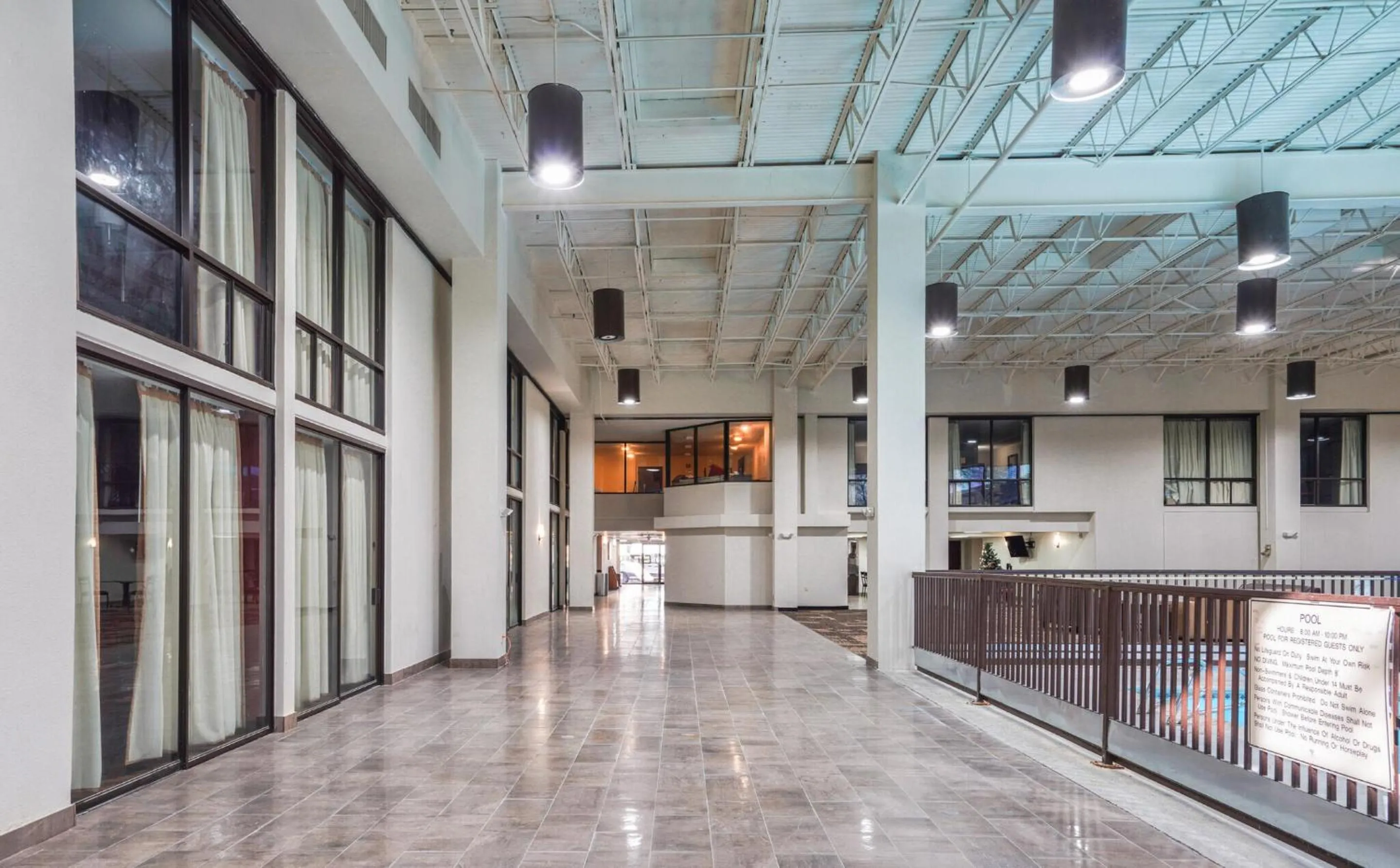 Lobby or reception in Red Roof Inn PLUS & Suites Houston - IAH Airport SW