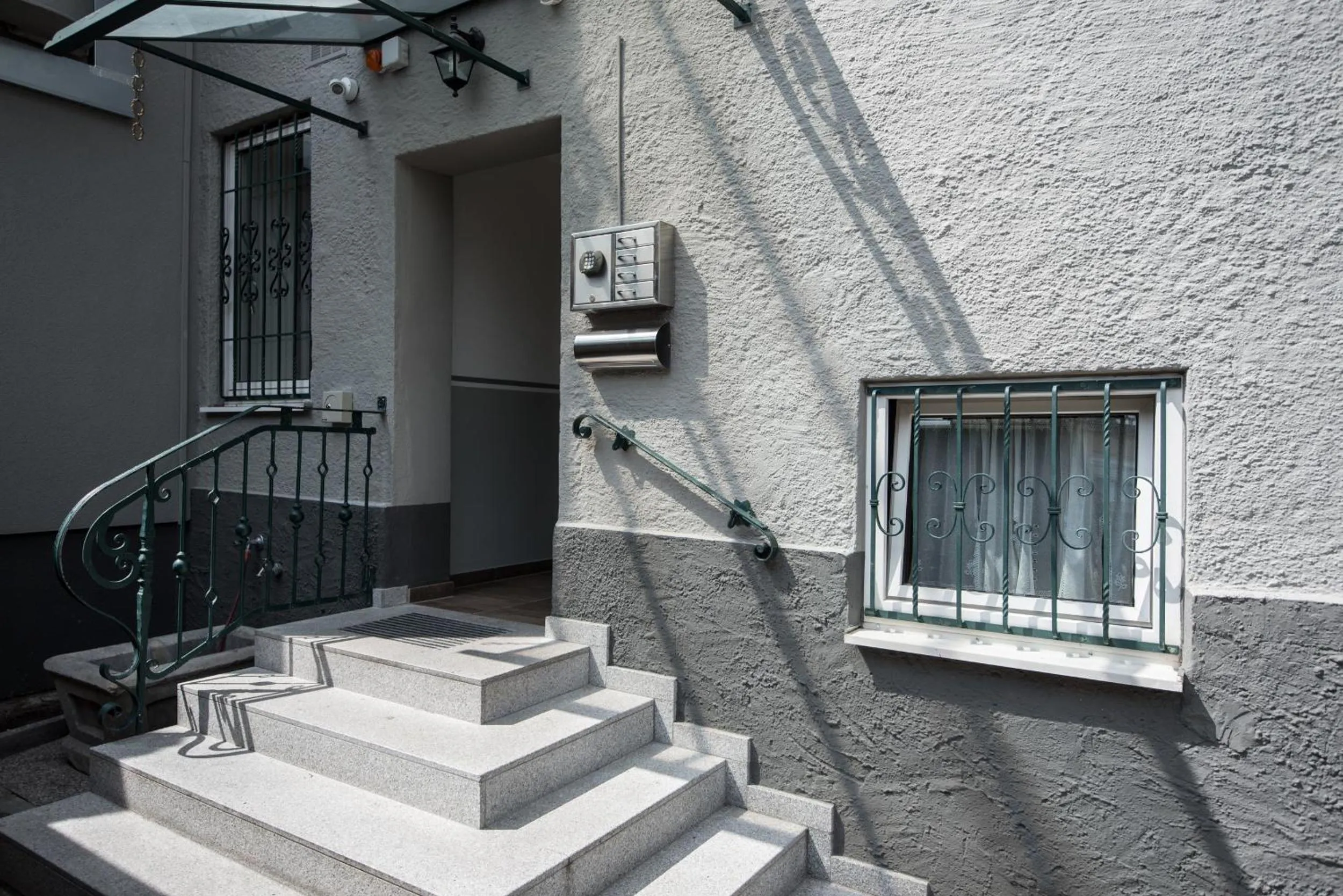 Property building in HOTEL junior by MAX 70