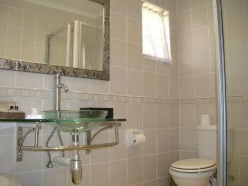 Shower in Elizabeth Lodge