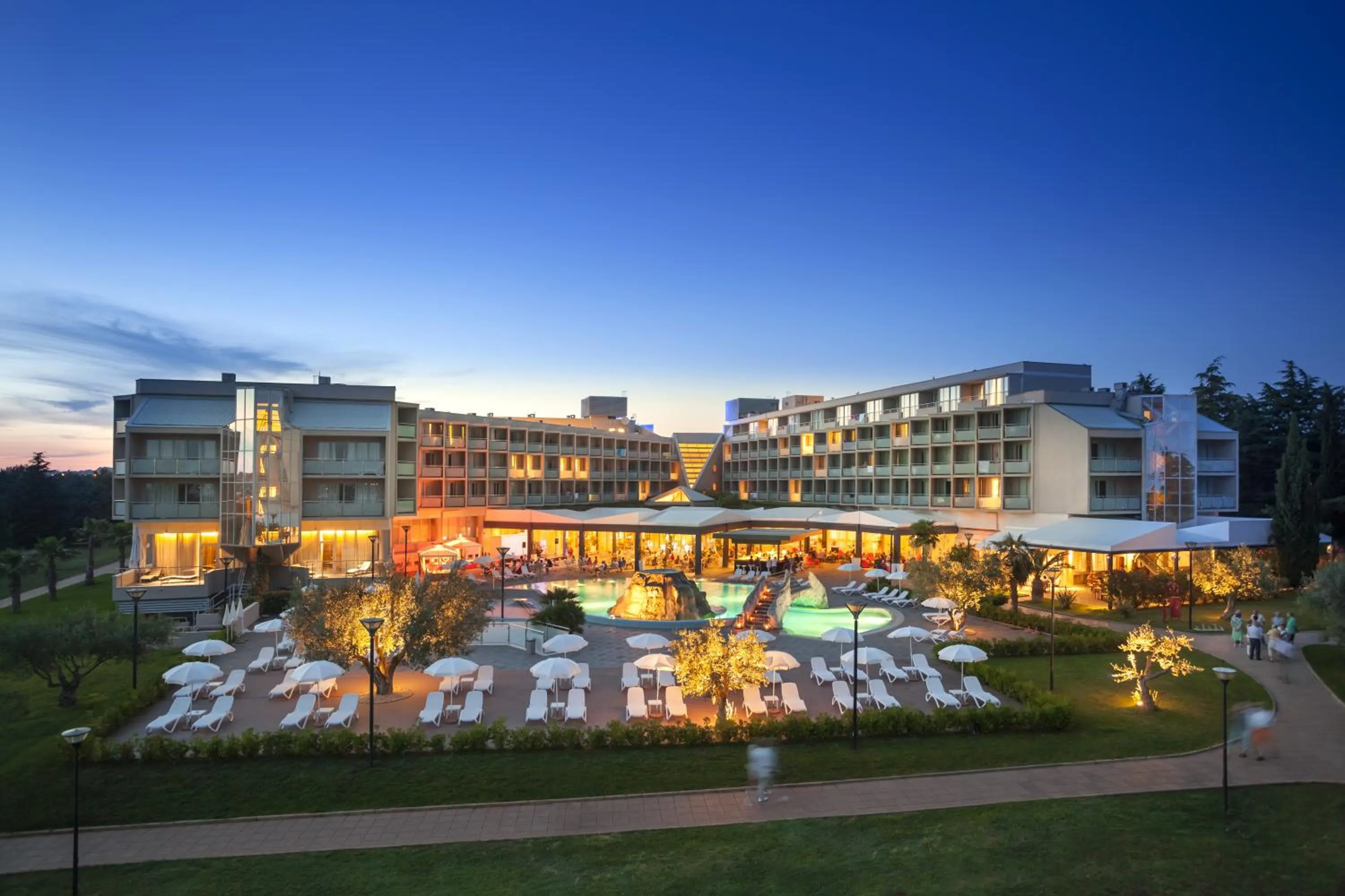 Facade/entrance in Aminess Vival Maestral Hotel