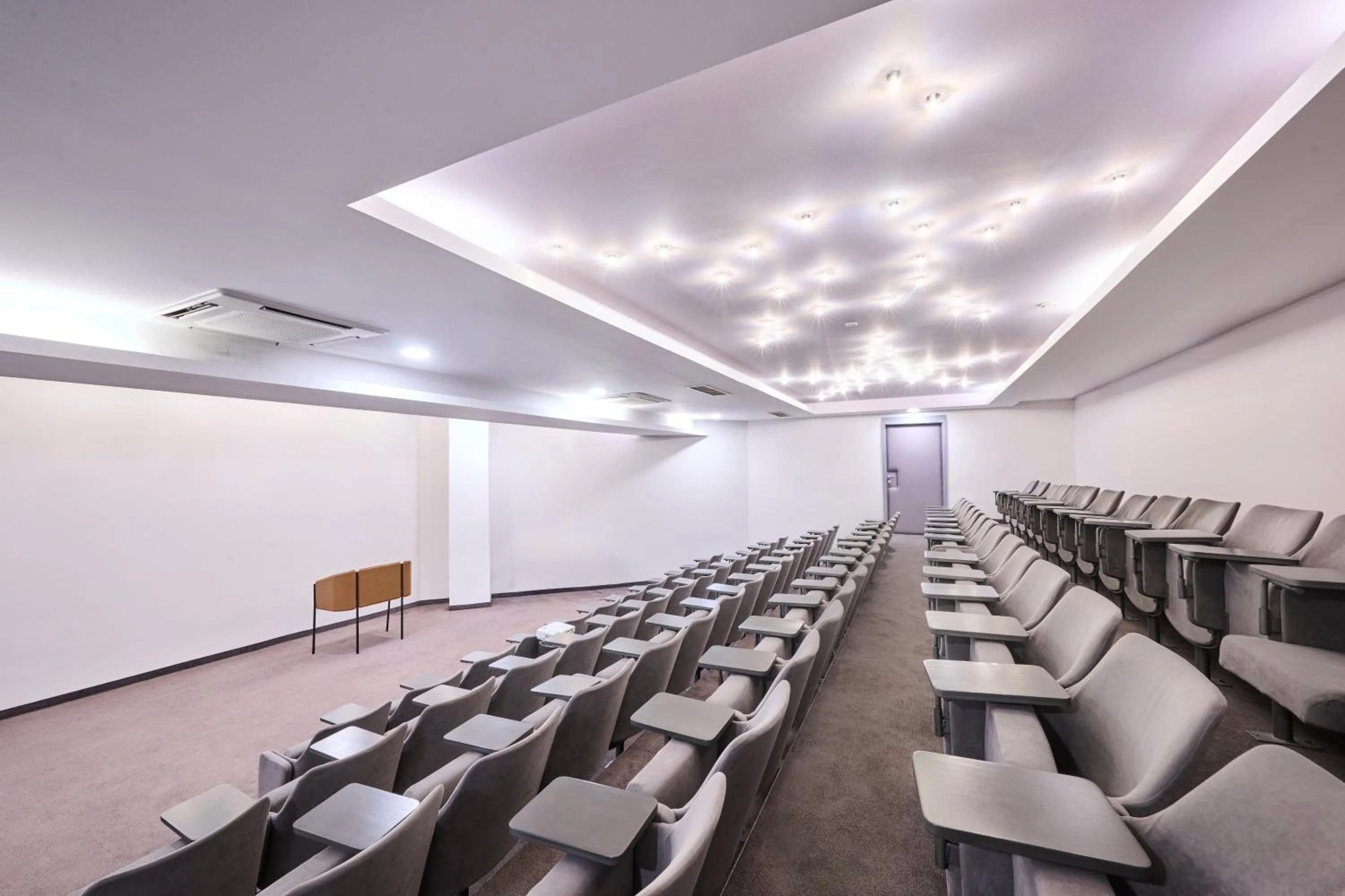 Meeting/conference room in Aminess Vival Maestral Hotel