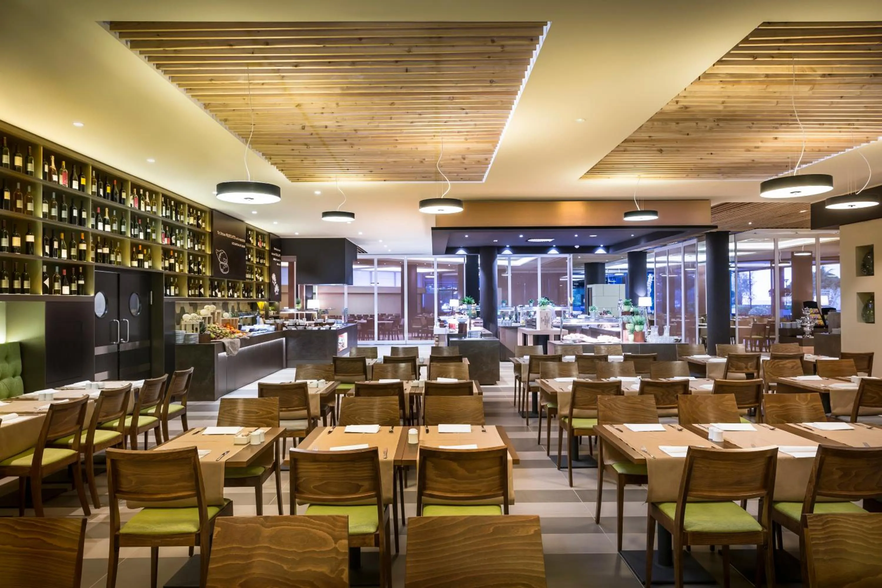 Restaurant/places to eat in Aminess Vival Maestral Hotel