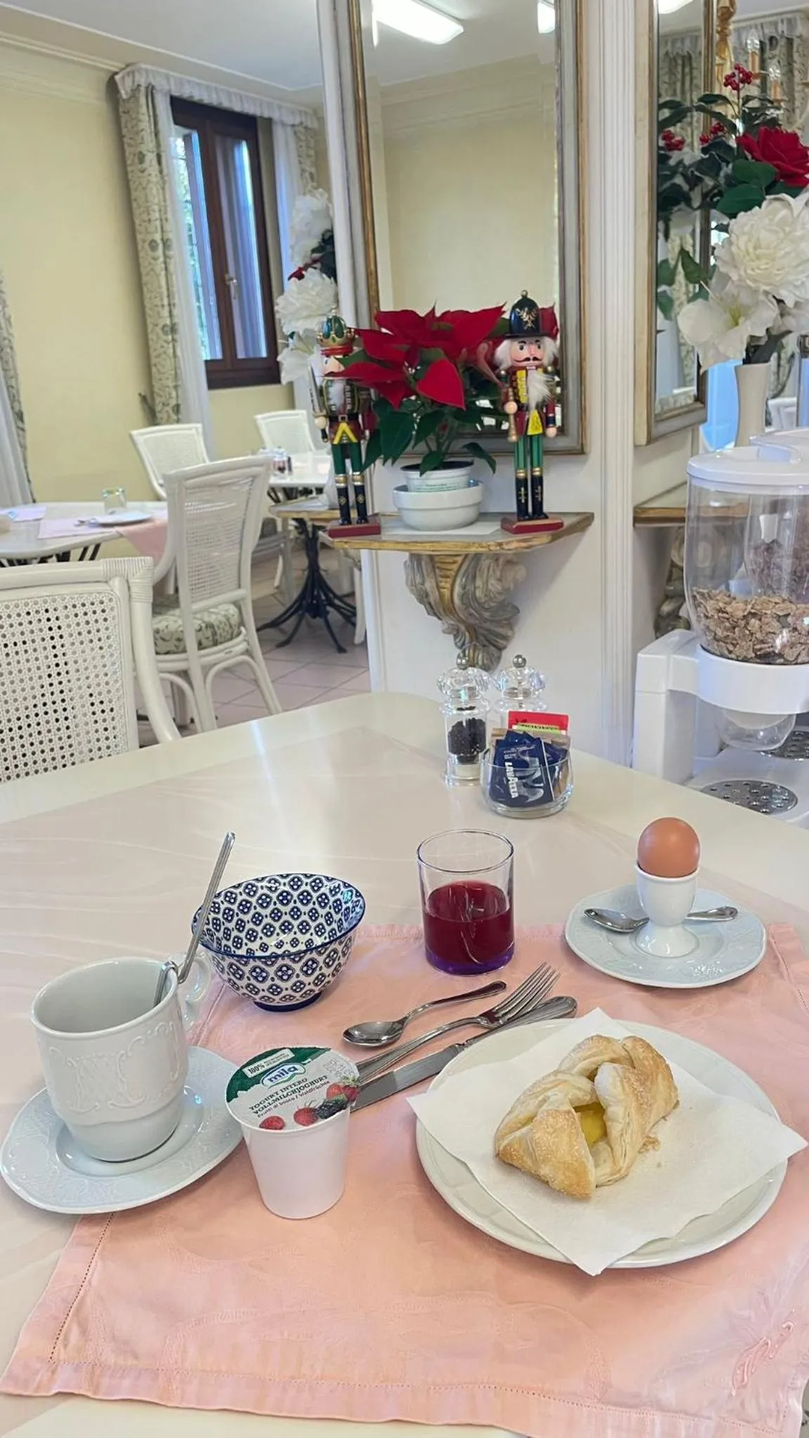 Food and drinks in Villa Scalabrini