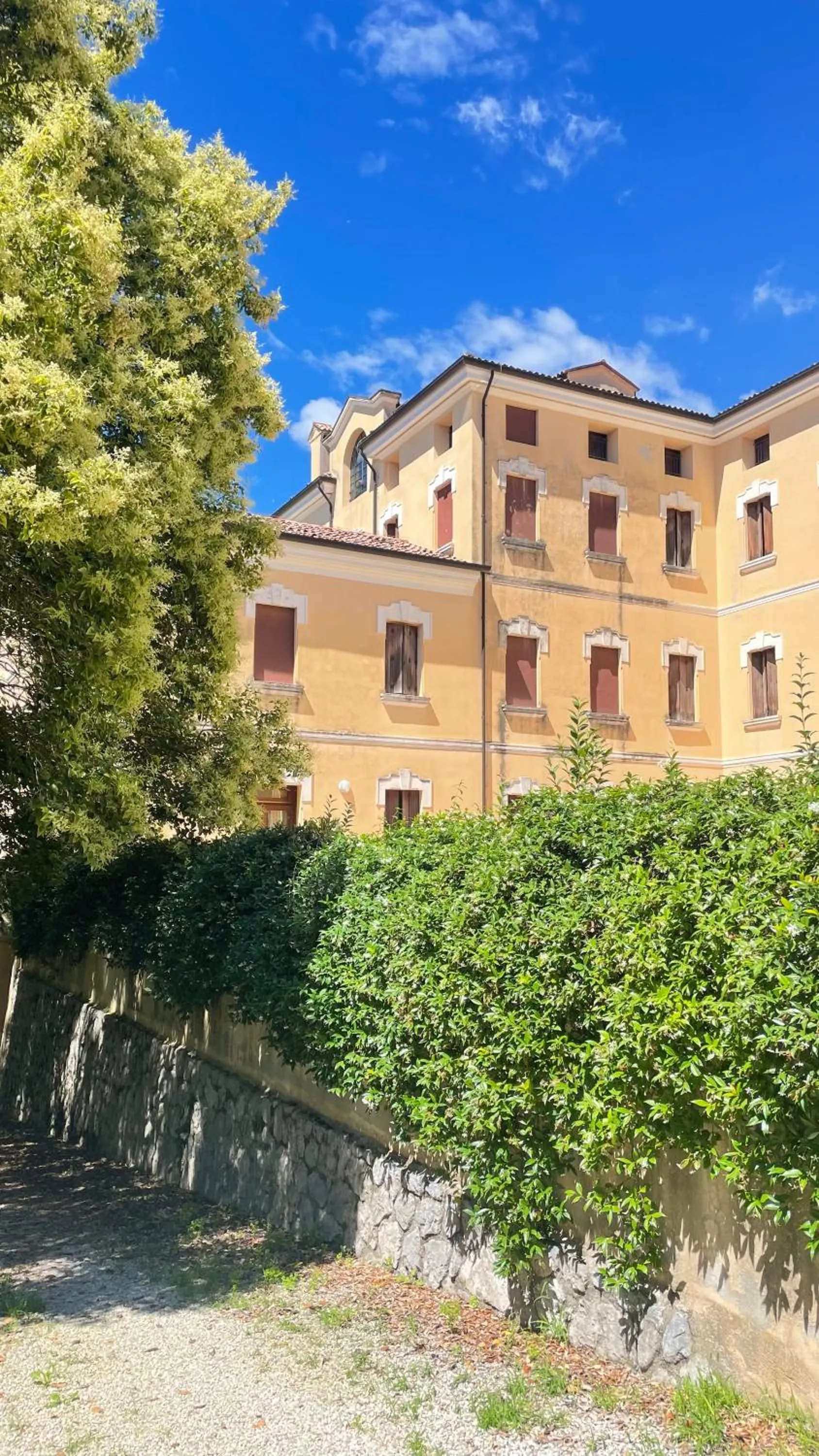 Property building in Villa Scalabrini