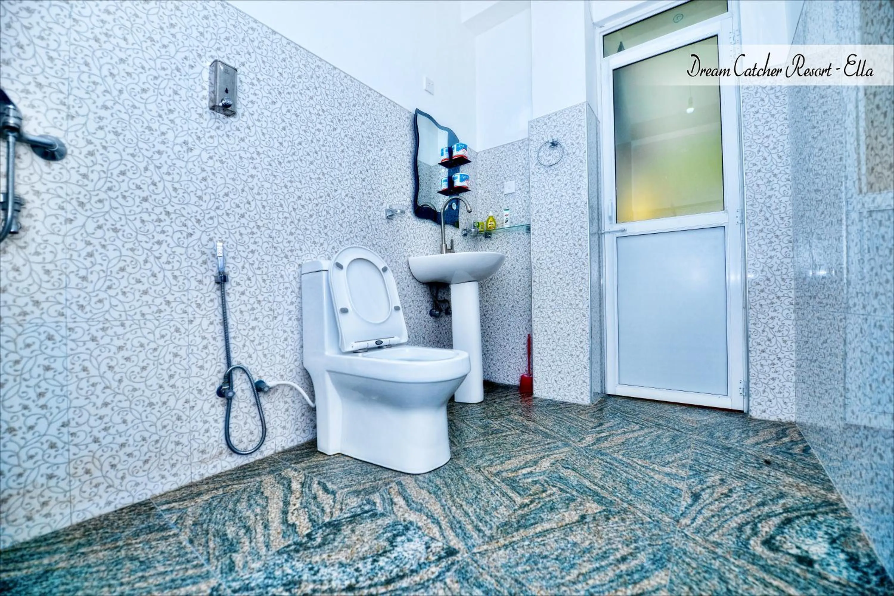 Toilet in Ella Dream Catcher Resort