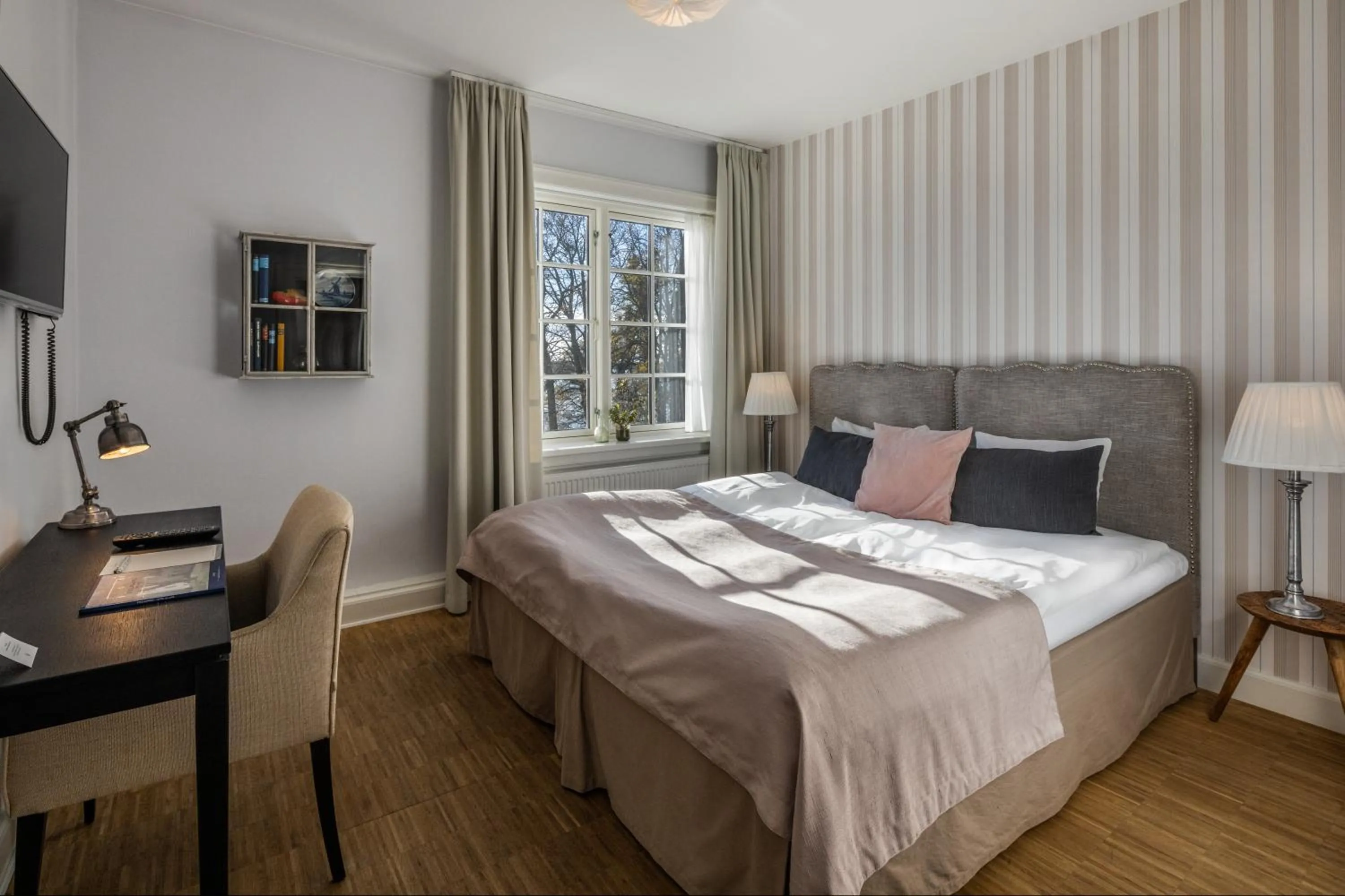 Photo of the whole room, Bed in Stella Maris