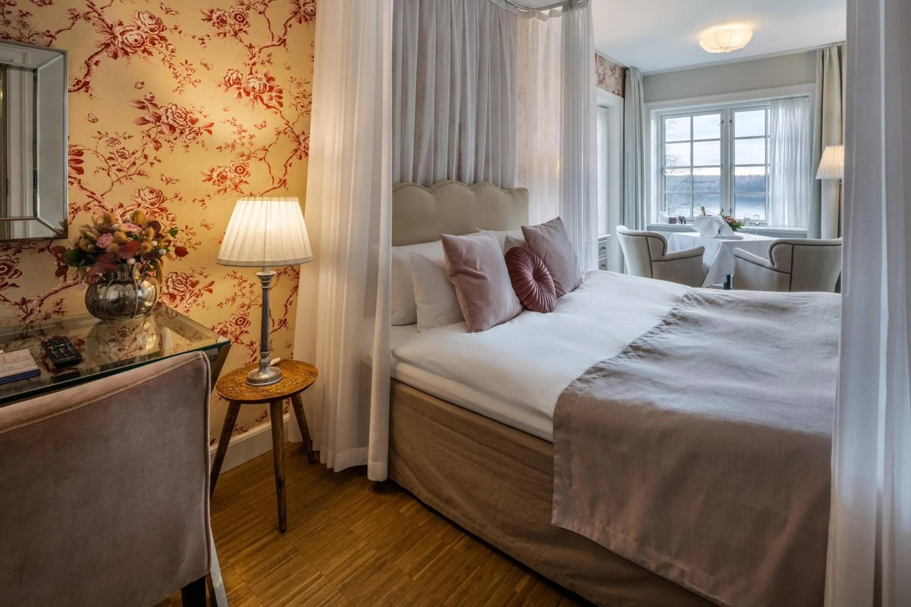 Photo of the whole room, Bed in Stella Maris