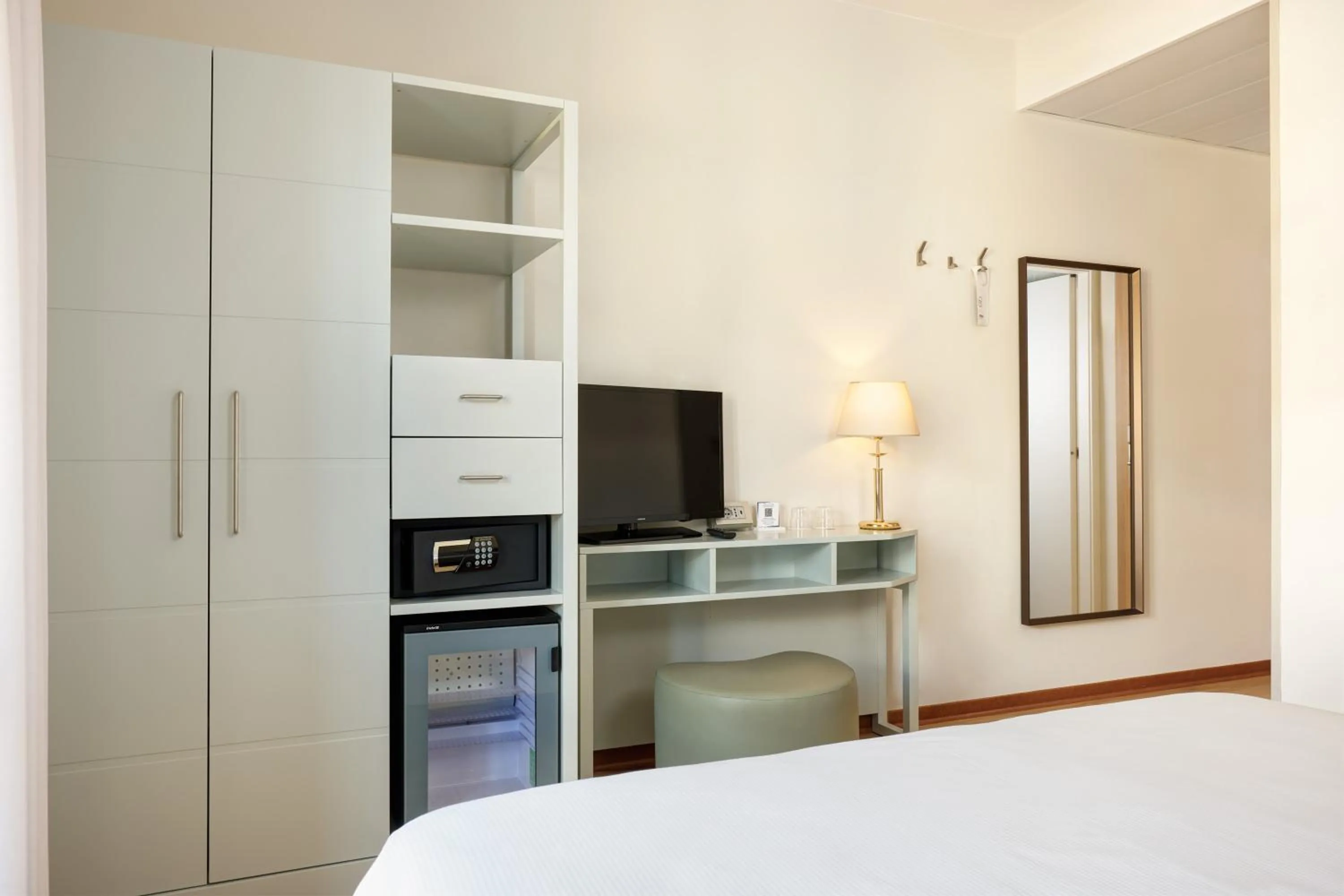 TV and multimedia, Bed in Hotel Croce Di Malta