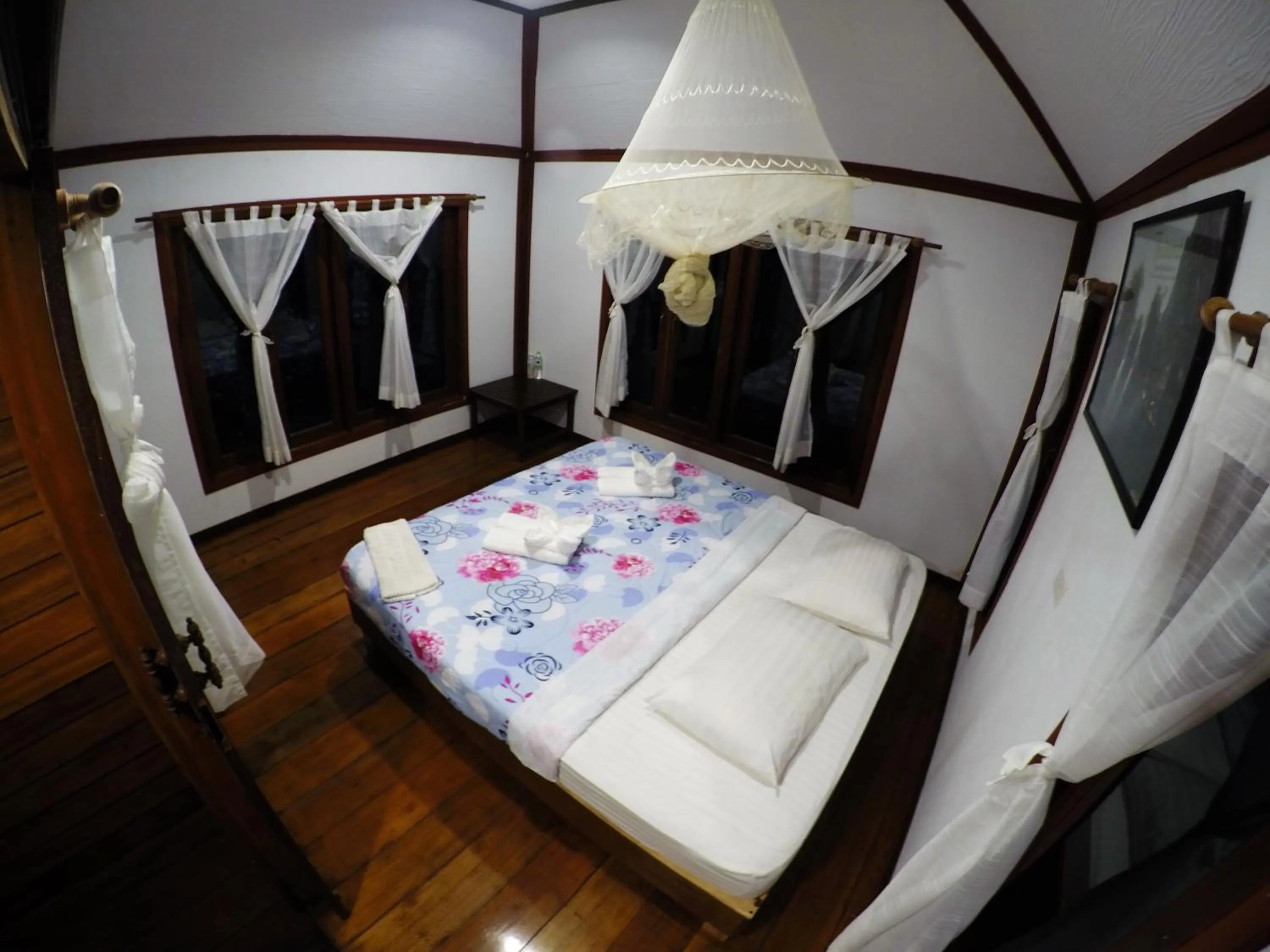 Bed in Baan Khaosok Resort