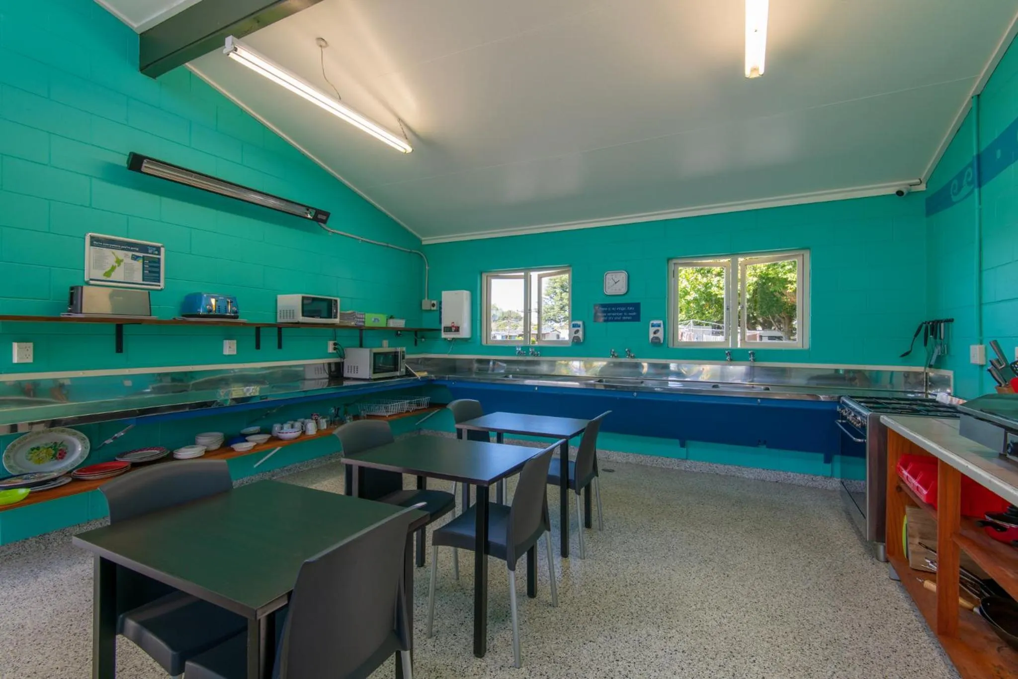Communal kitchen in Cambridge Top 10 Holiday Park