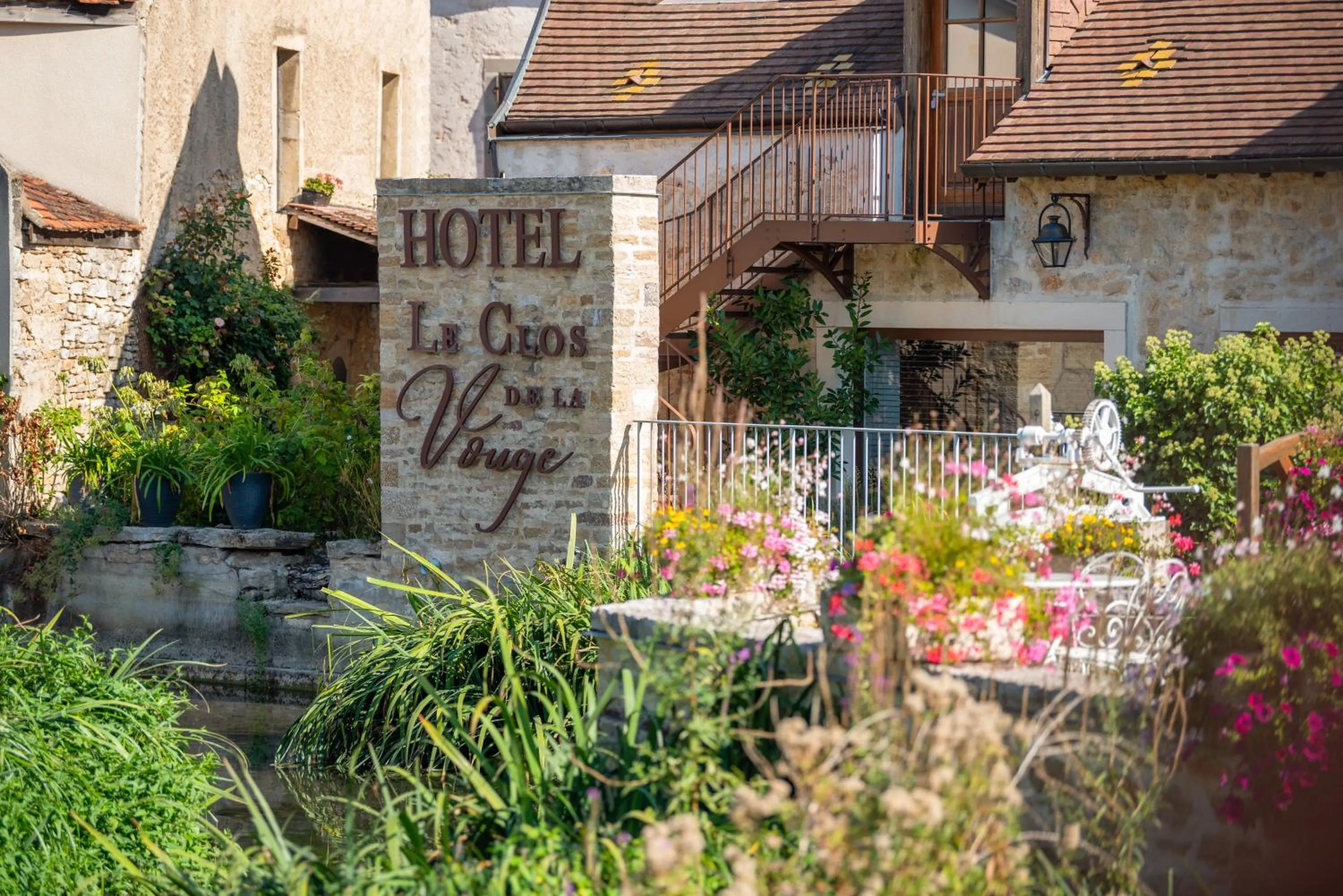 Street view in Hotel Le Clos De La Vouge