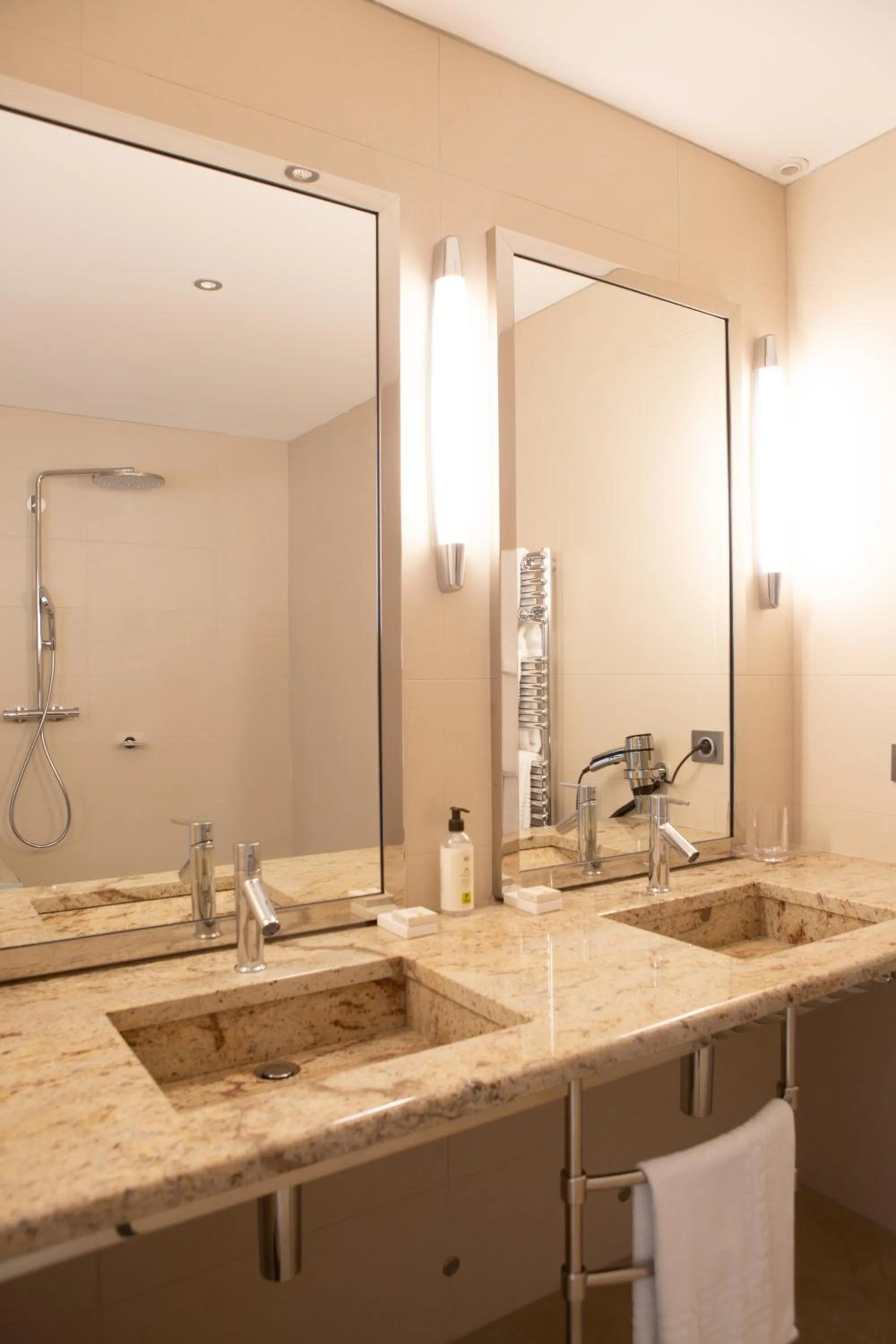 Bathroom in Hotel Le Clos De La Vouge