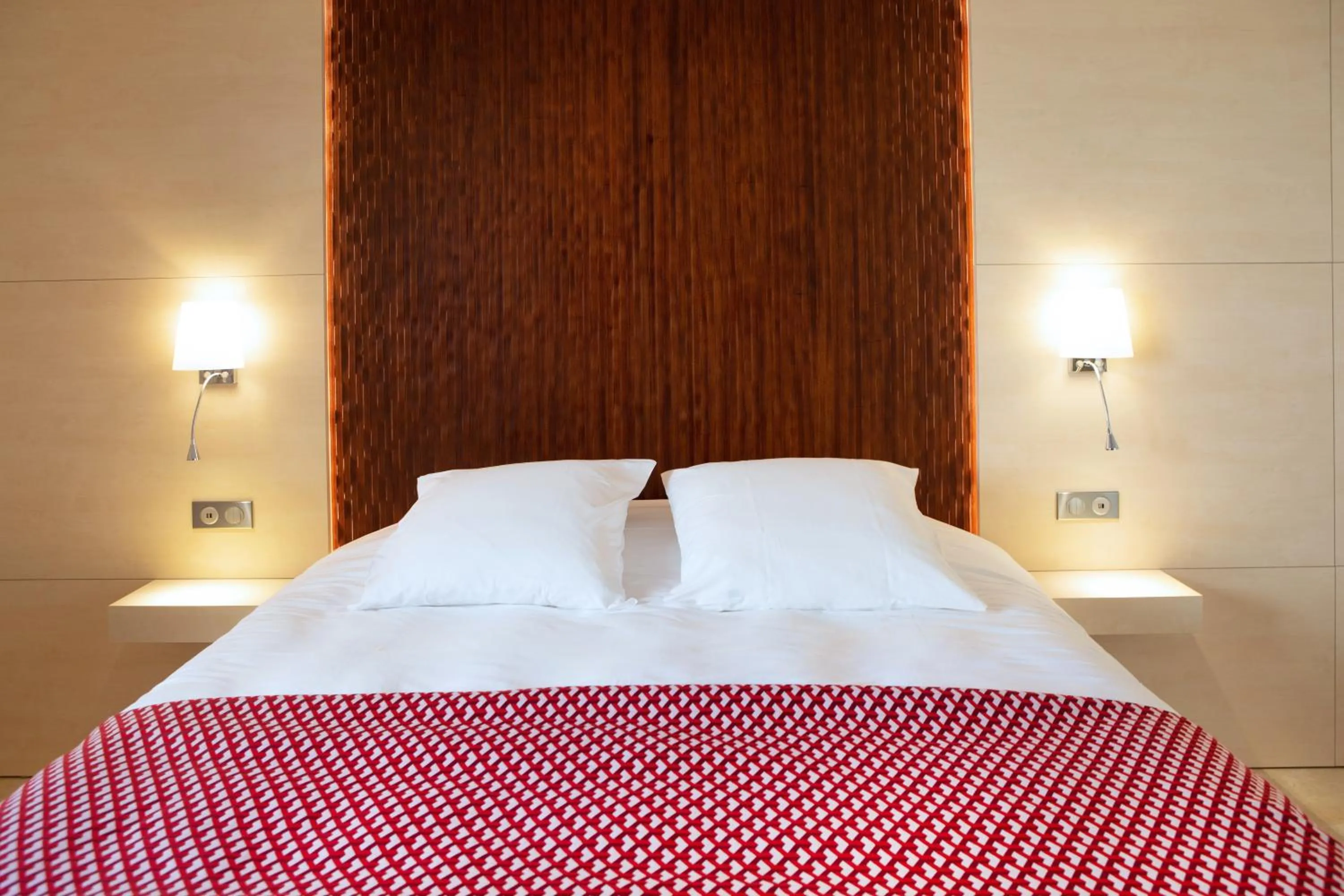 Bed in Hotel Le Clos De La Vouge