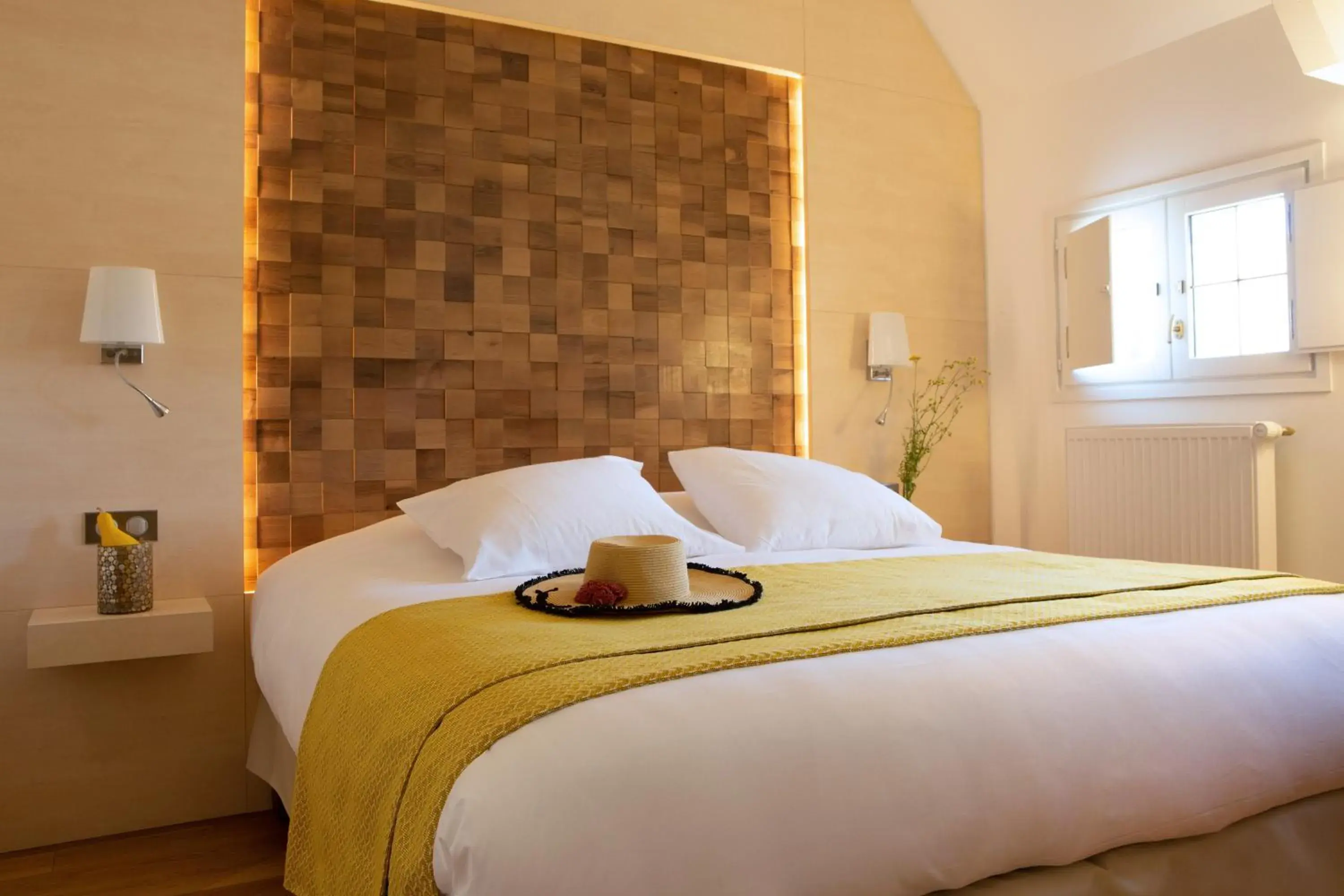 Comfort Double Room in Hotel Le Clos De La Vouge Comfort Double Room in Hotel Le Clos De La Vouge