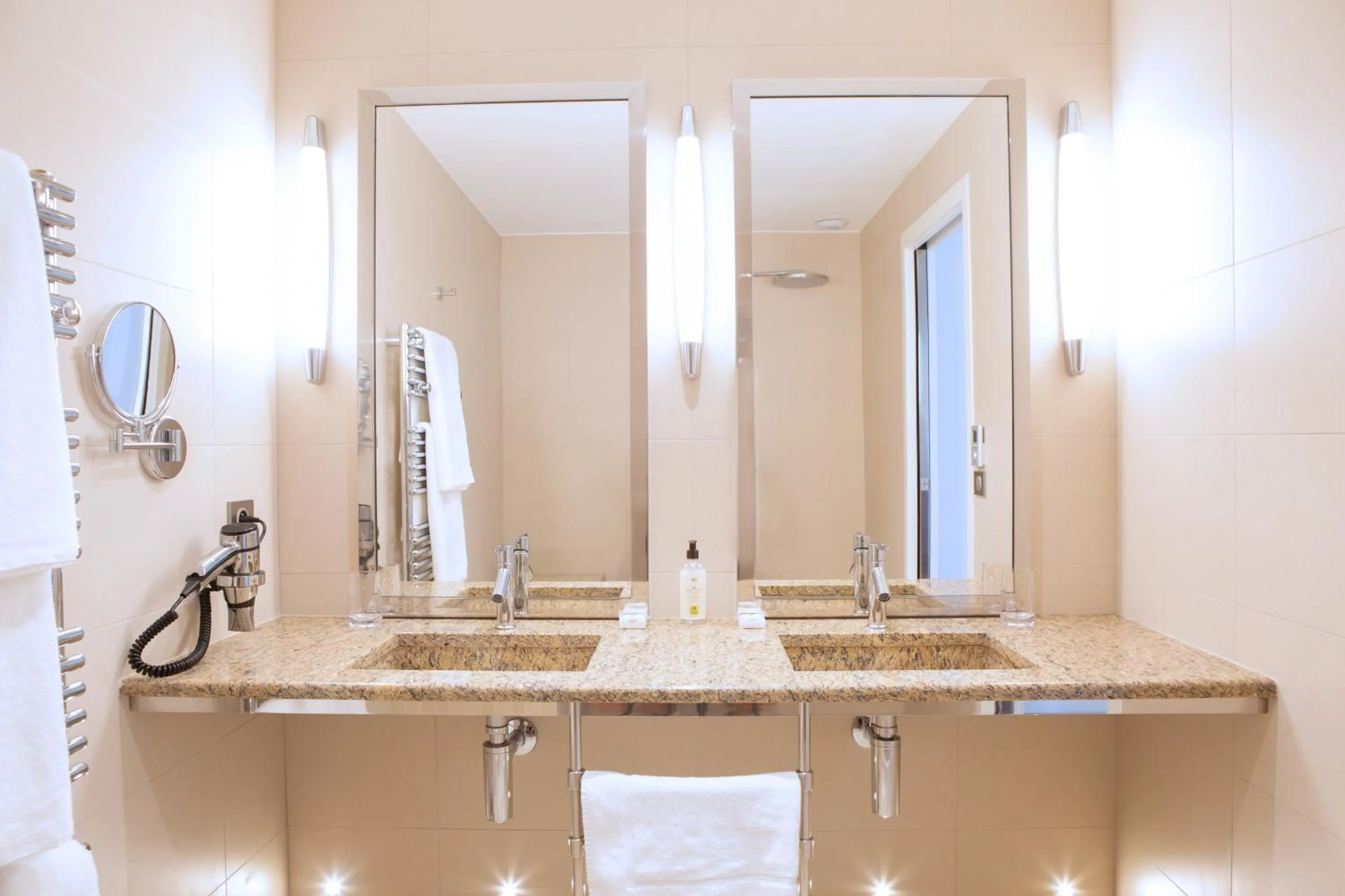 Bathroom in Hotel Le Clos De La Vouge