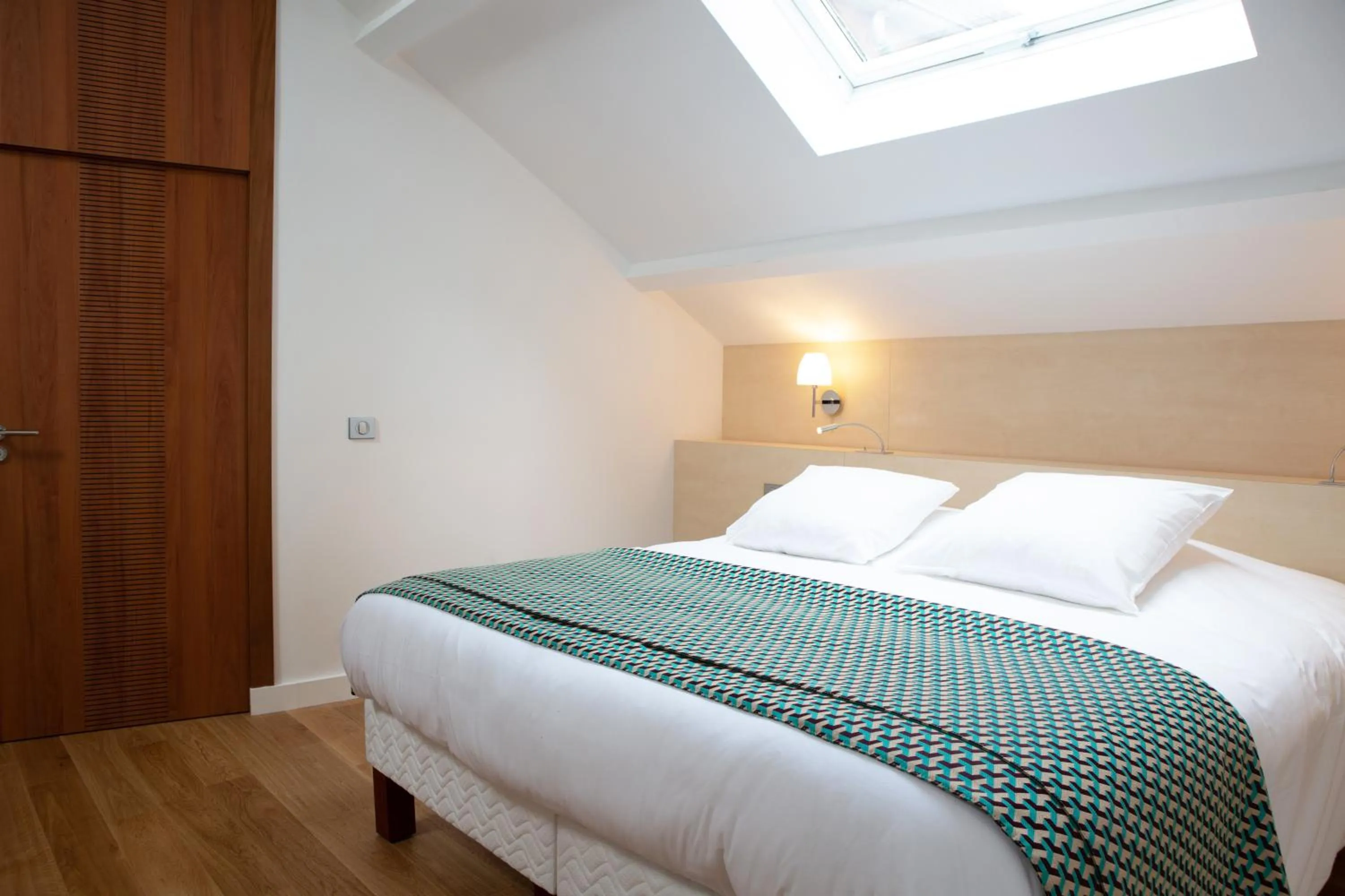 Bed in Hotel Le Clos De La Vouge