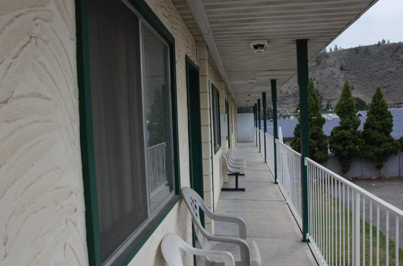 Balcony/Terrace in Trans Canada Motel