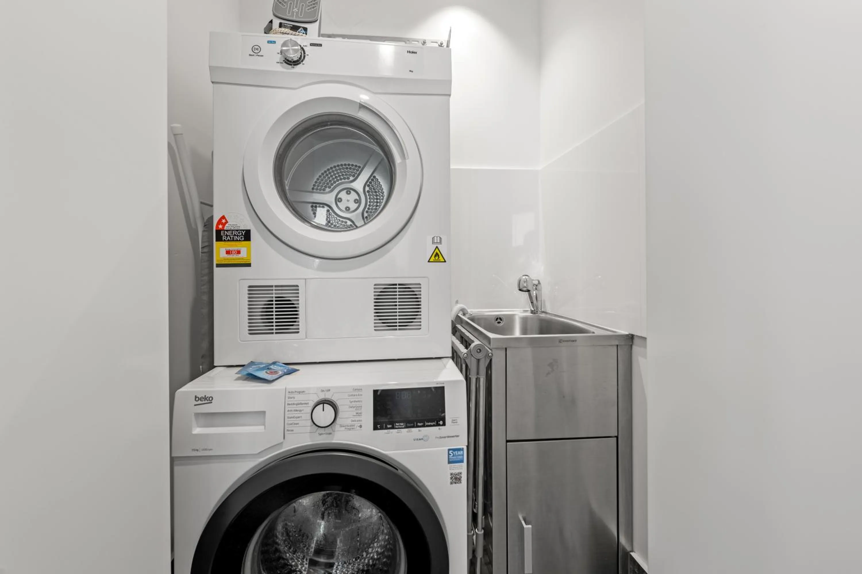 washing machine in Brisbane Skytower by CLLIX