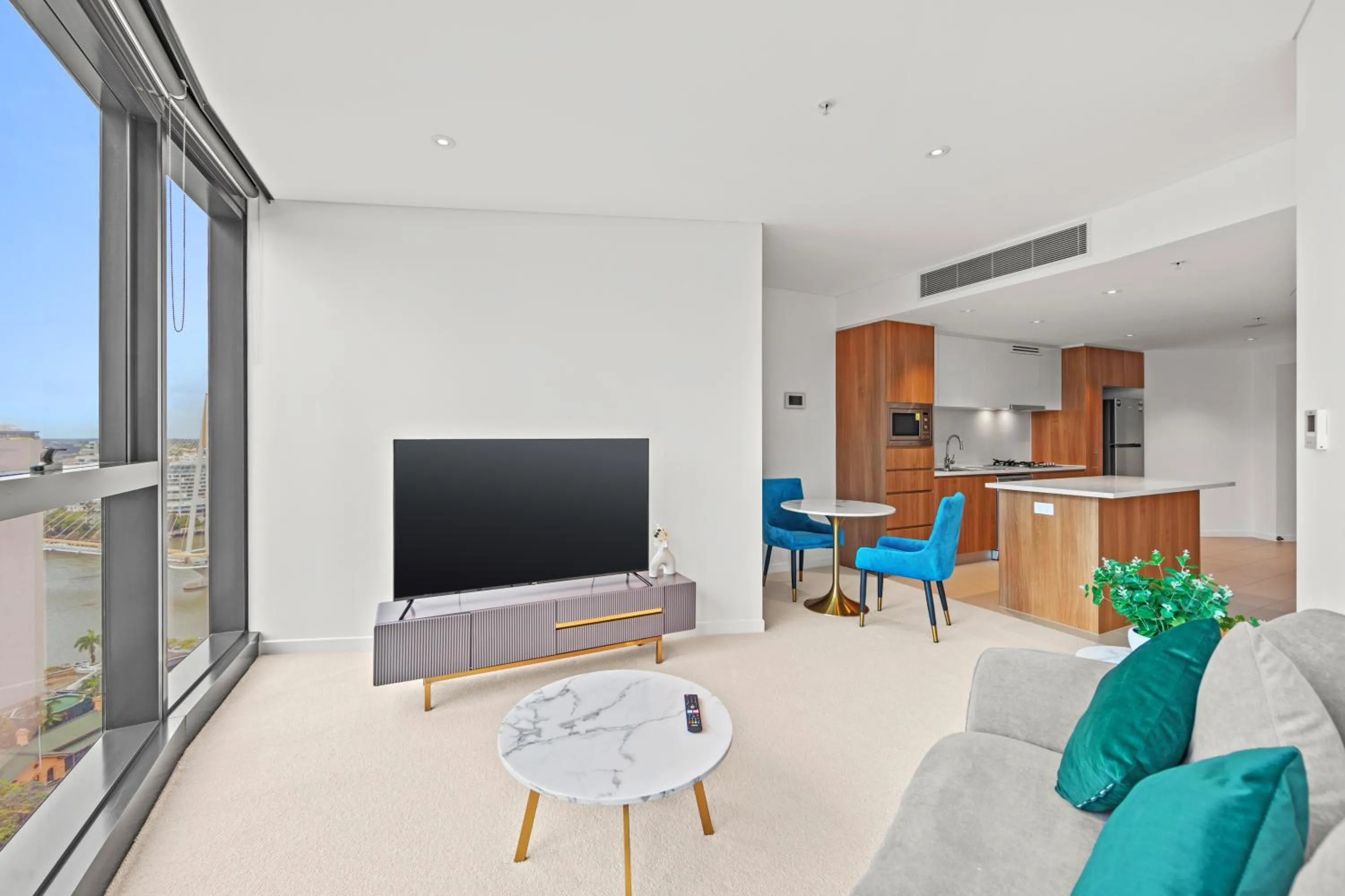 TV and multimedia in Brisbane Skytower by CLLIX