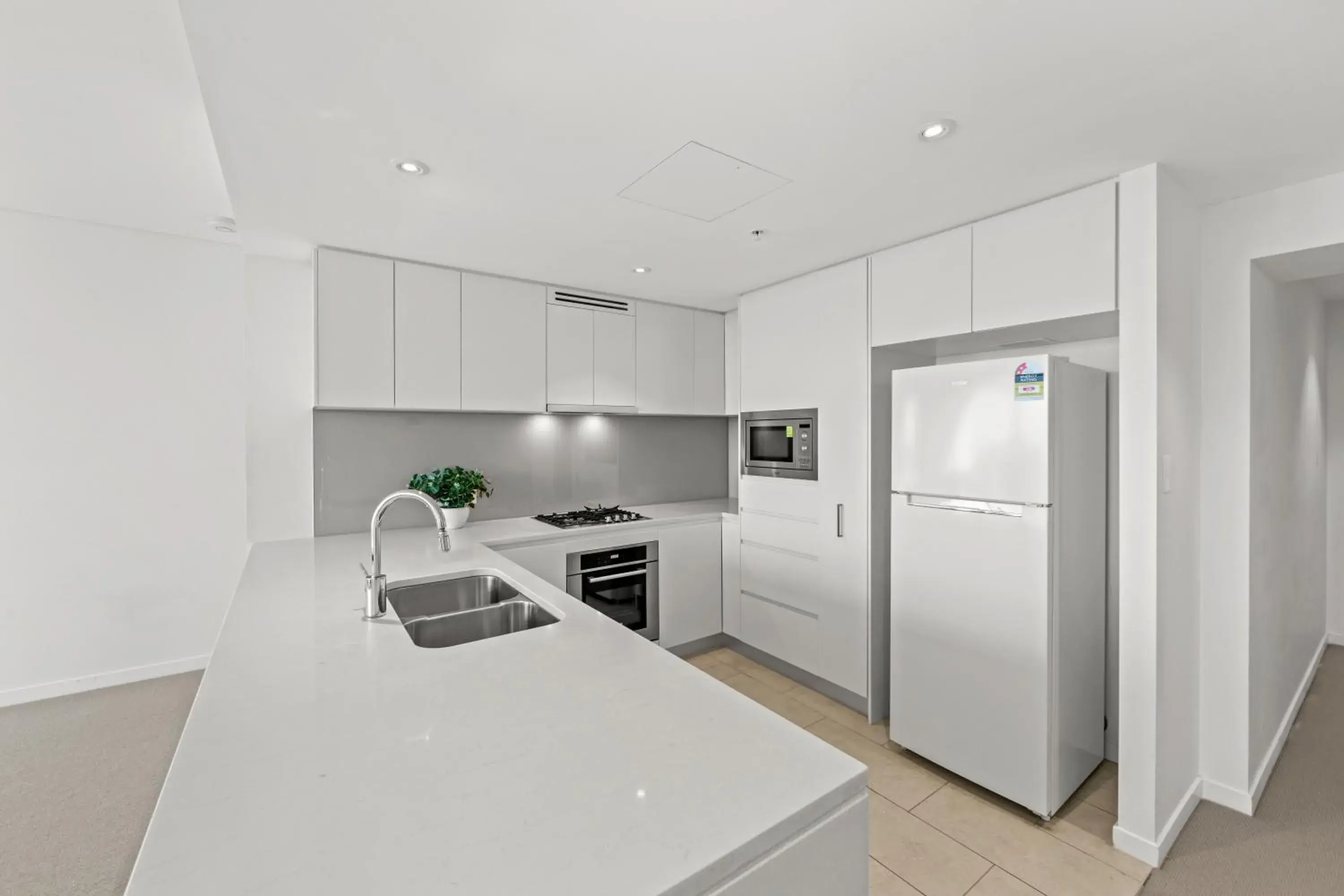 One Bedroom City View Apartment with Study in Brisbane Skytower by CLLIX One Bedroom City View Apartment with Study in Brisbane Skytower by CLLIX