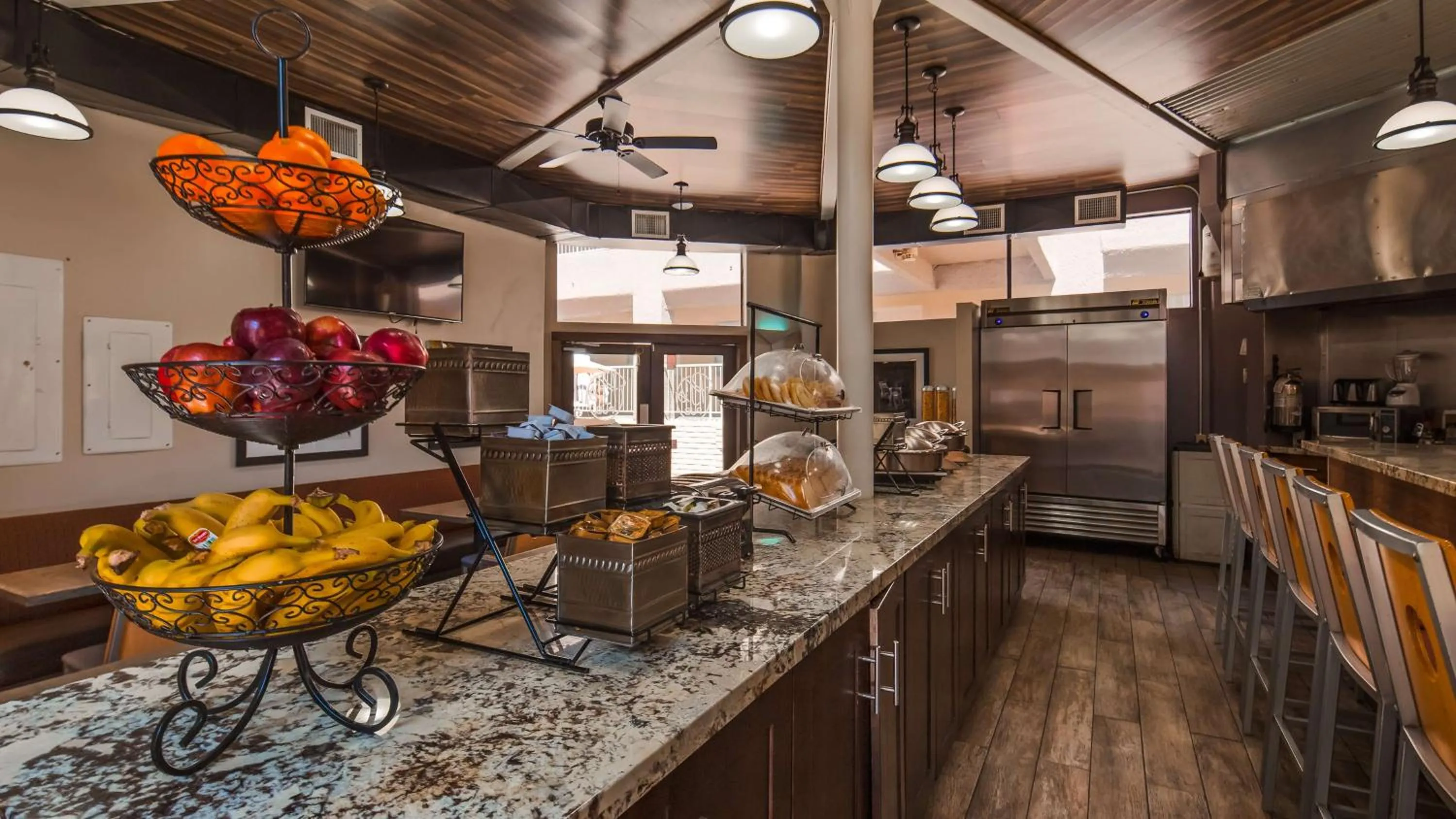 Restaurant/places to eat in Best Western Yuma Mall Hotel & Suites