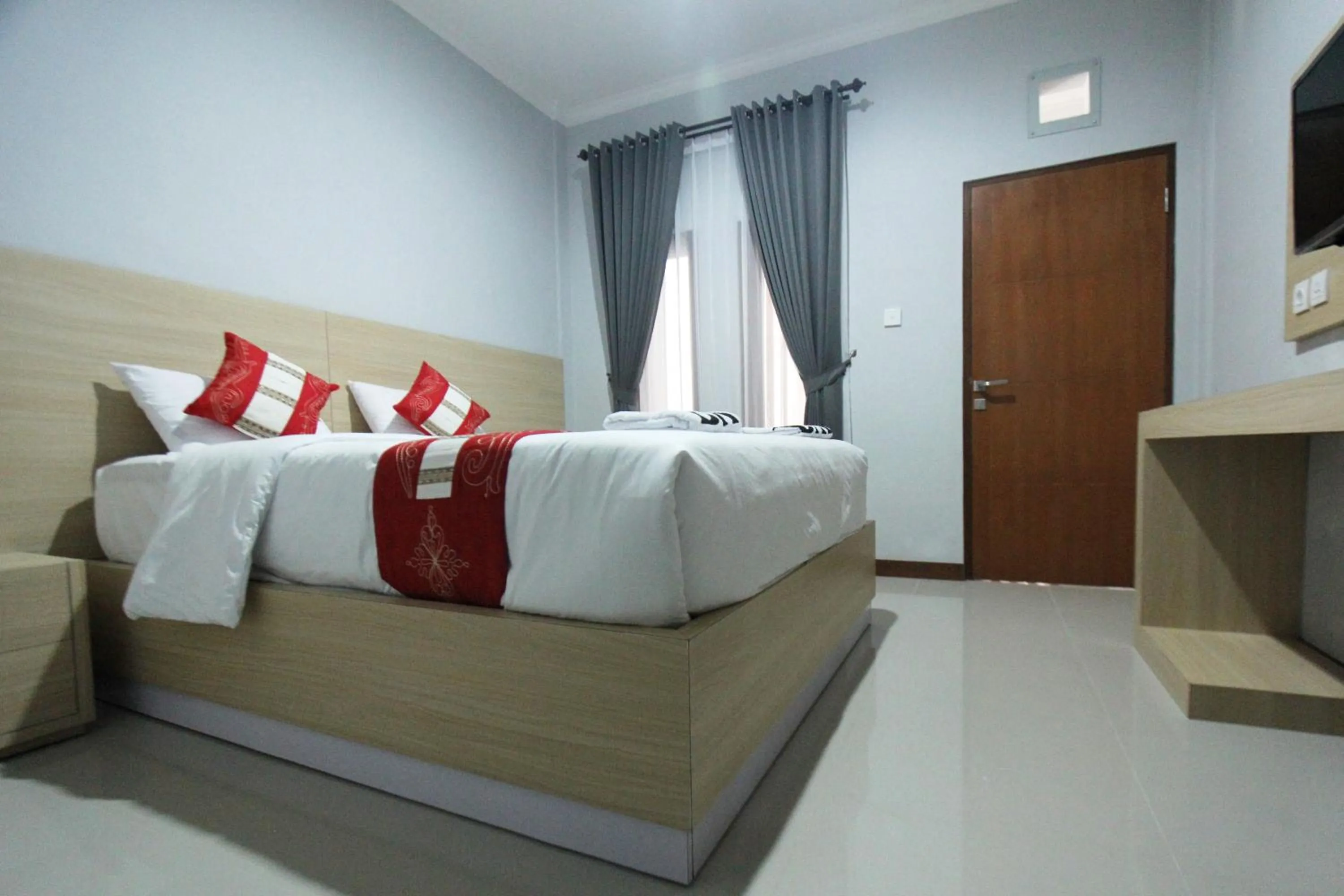 Photo of the whole room, Bed in Tom Guest House